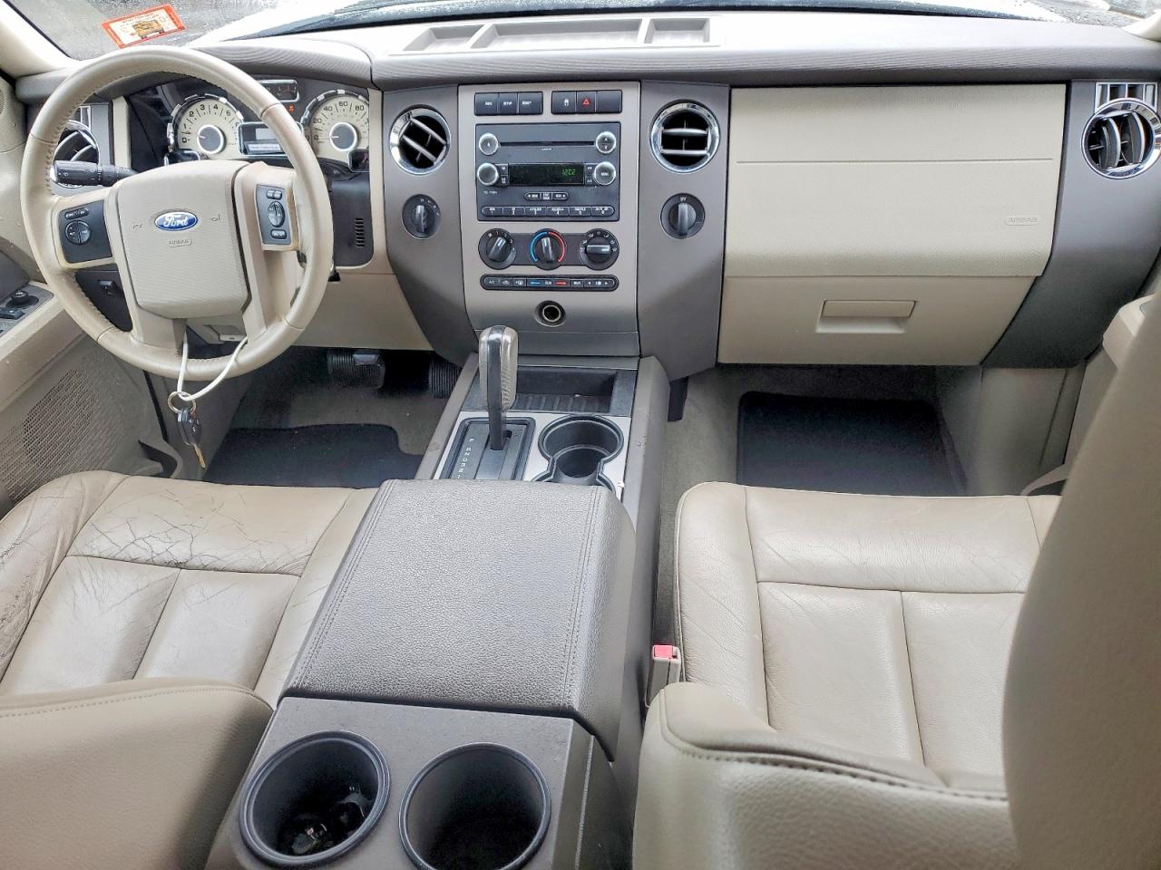 2011 Ford Expedition Xlt White vin: 1FMJU1J58BEF43932