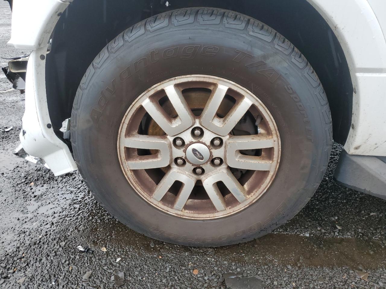 2011 Ford Expedition Xlt White vin: 1FMJU1J58BEF43932 Damage: Left Front Wheel, Rust, Repair Required