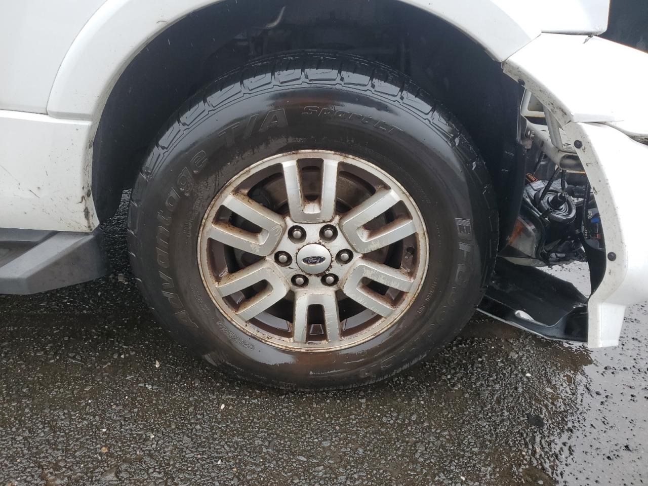 2011 Ford Expedition Xlt White vin: 1FMJU1J58BEF43932 Damage: Right Front Wheel, Curb Rash, > 12 Inches