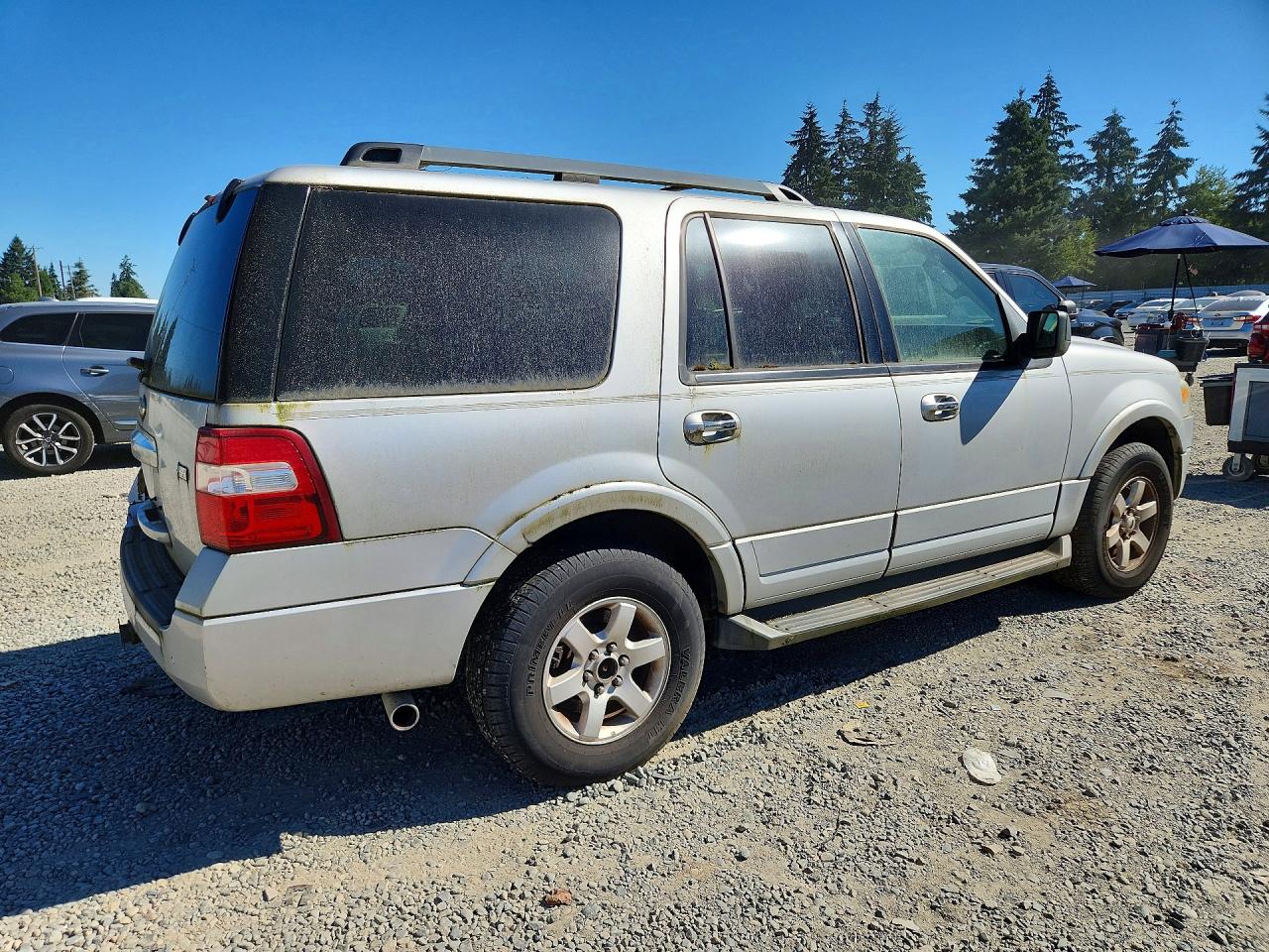 2011 Ford Expedition Xlt Silver vin: 1FMJU1J58BEF55336