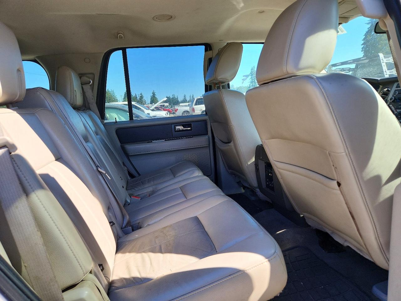 2011 Ford Expedition Xlt Silver vin: 1FMJU1J58BEF55336