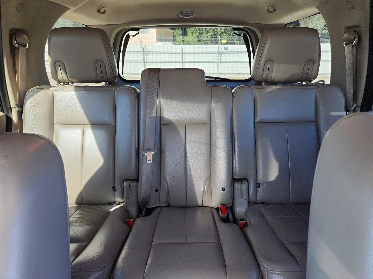 2011 Ford Expedition Xlt Silver vin: 1FMJU1J58BEF55336