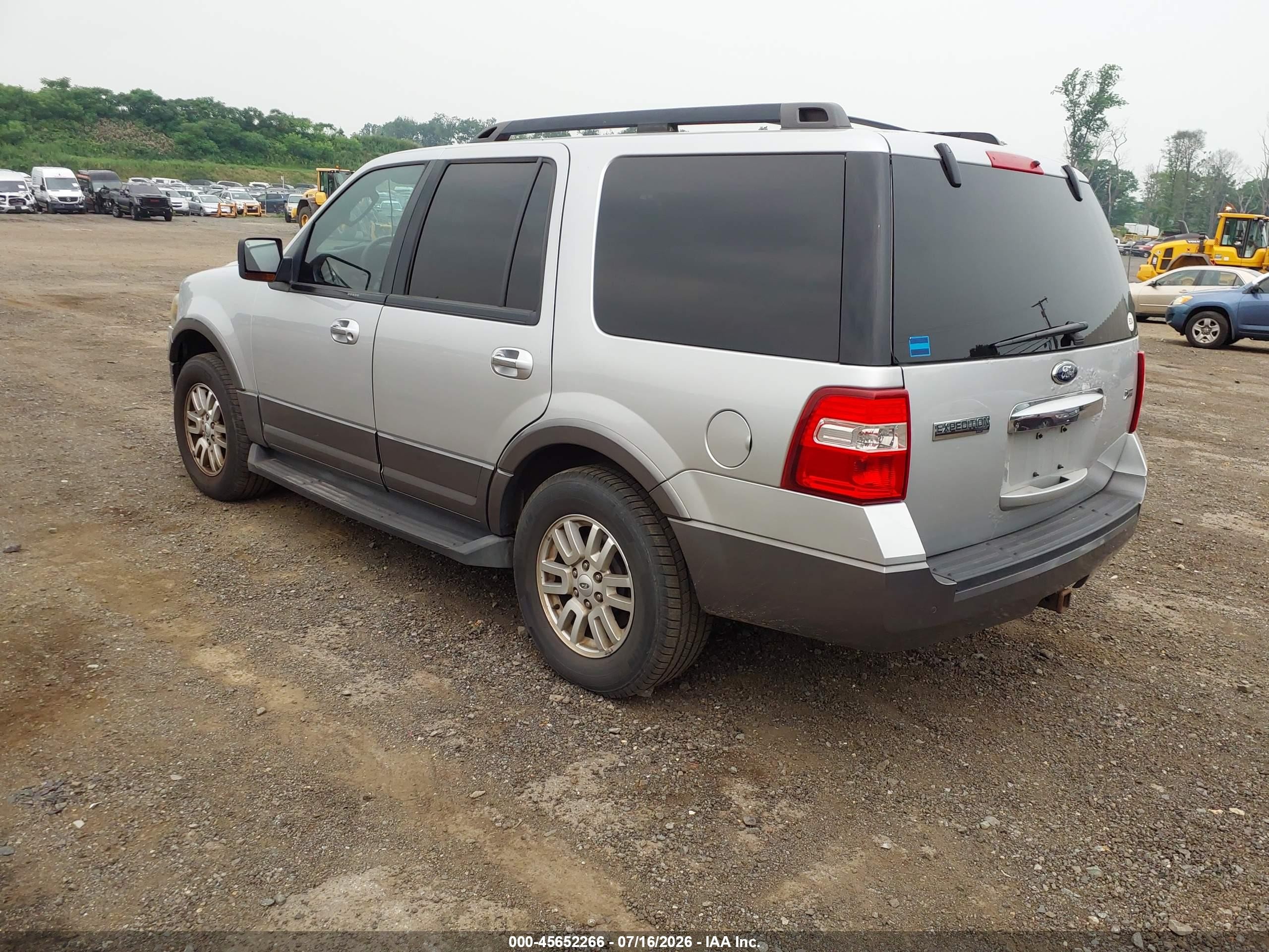 2011 Ford Expedition Xlt Silver vin: 1FMJU1J58BEF55708