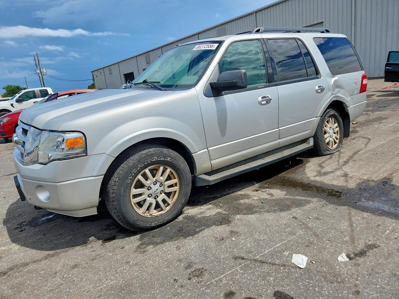 2013 Ford Expedition Xlt Серебряный vin: 1FMJU1J58DEF34652