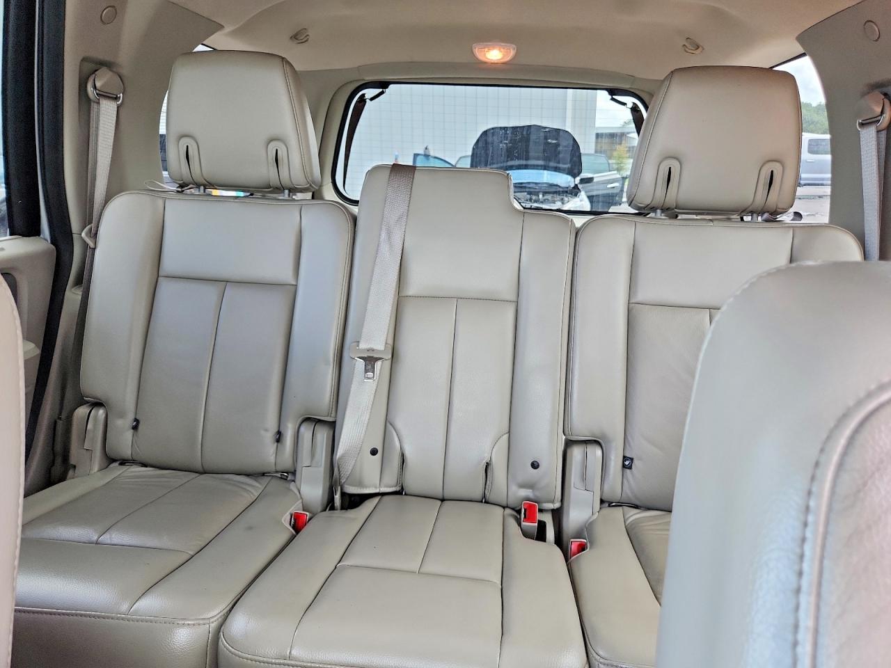 2013 Ford Expedition Xlt Silver vin: 1FMJU1J58DEF34652