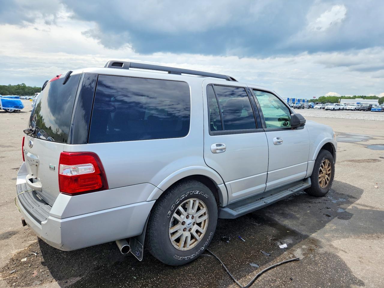 2013 Ford Expedition Xlt Silver vin: 1FMJU1J58DEF34652
