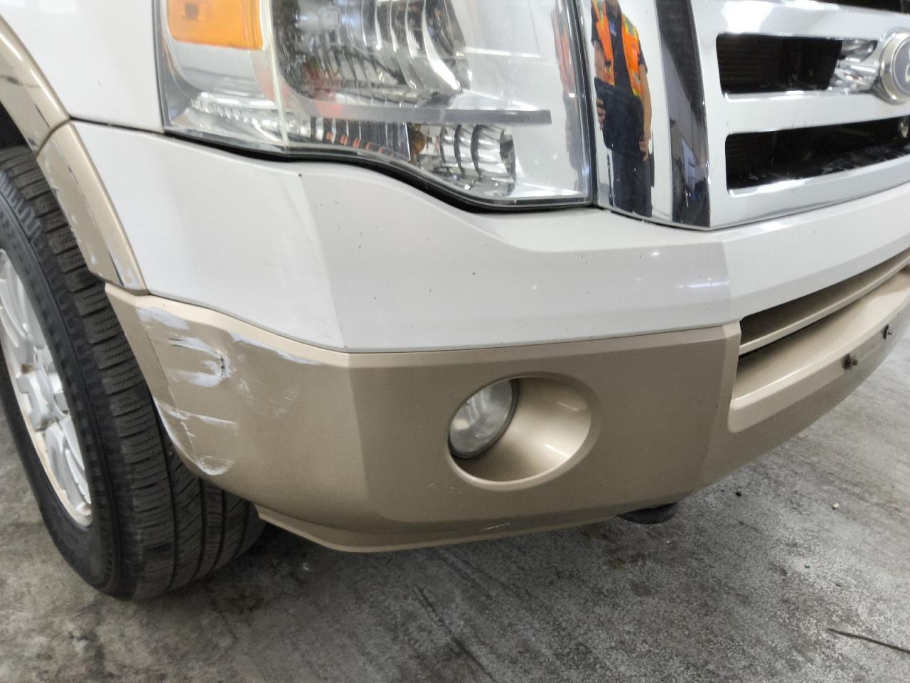 2012 Ford Expedition Xlt White vin: 1FMJU1J59CEF10097 Damage: Front Bumper/Cover, Scraped, 8 To 9 Inches