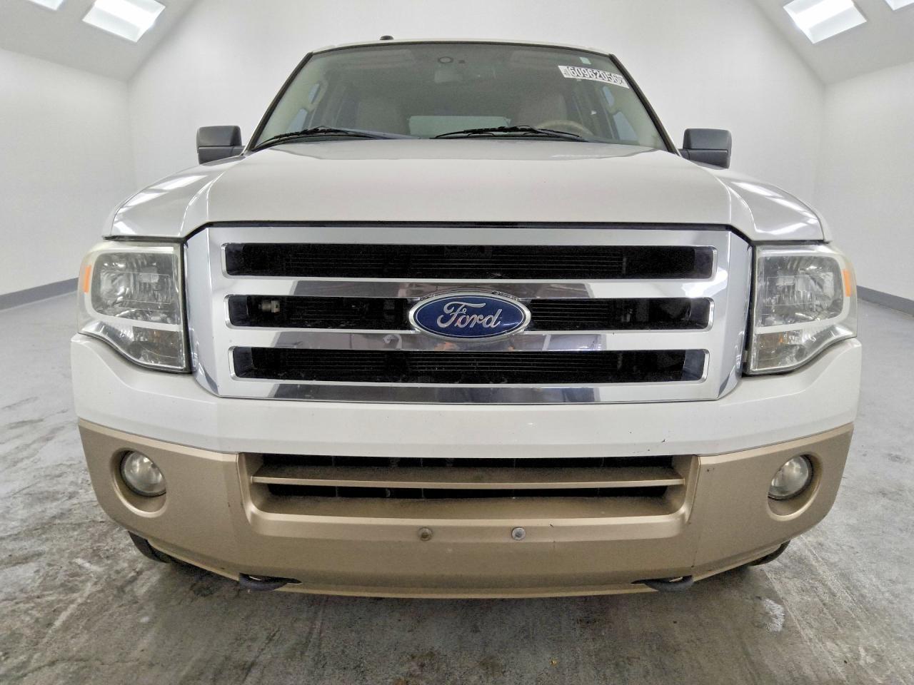 2012 Ford Expedition Xlt White vin: 1FMJU1J59CEF10097