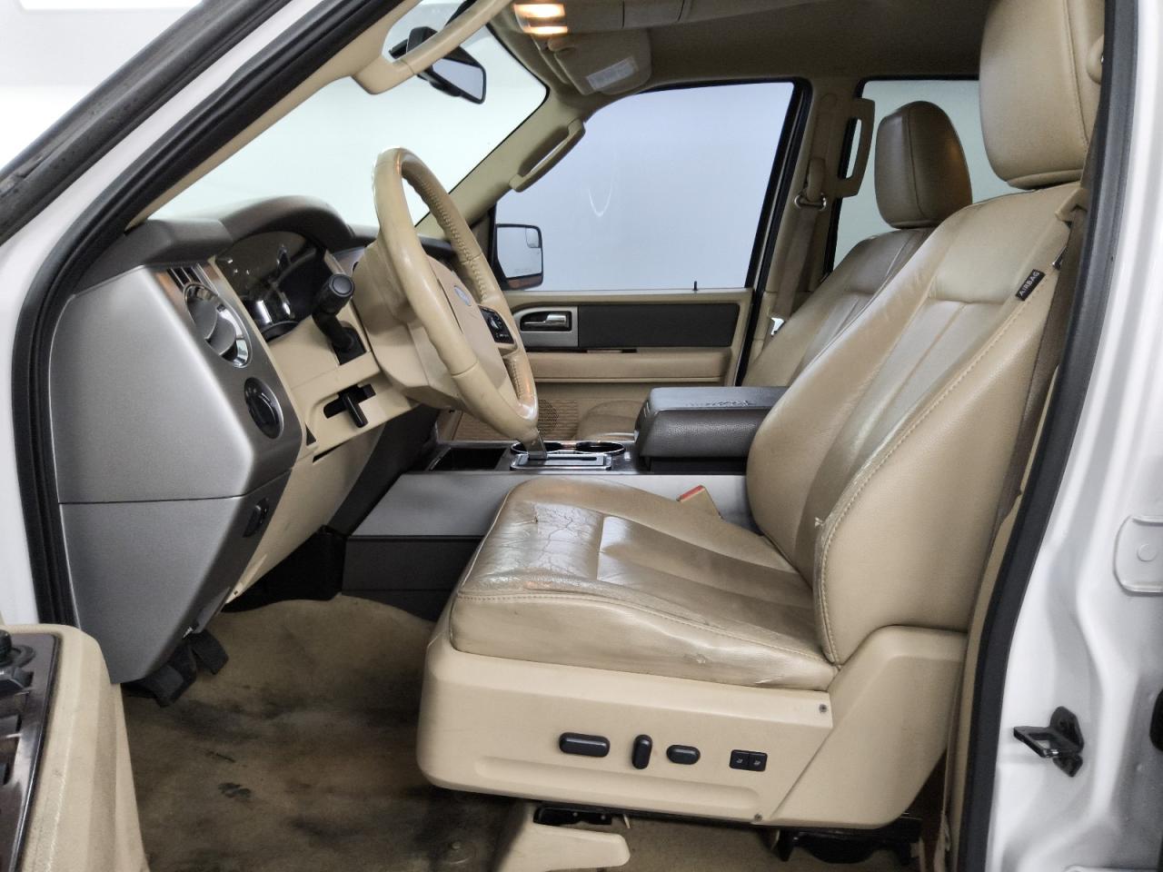 2012 Ford Expedition Xlt White vin: 1FMJU1J59CEF10097 Damage: Left Front Seat Cushion, Worn, Replacement Required