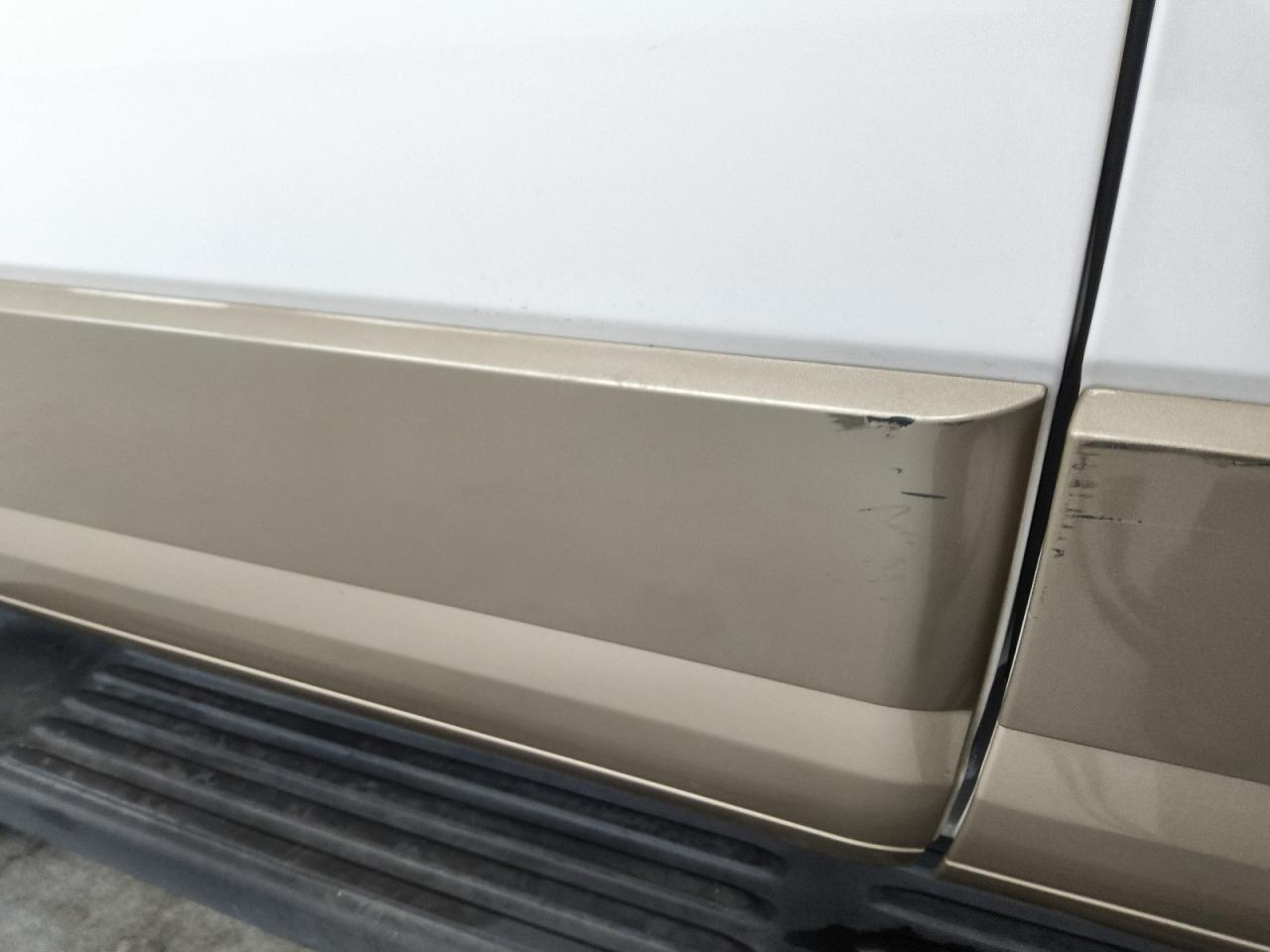 2012 Ford Expedition Xlt White vin: 1FMJU1J59CEF10097 Damage: Right Rear Door Cladding, Heavy Scratch, 2 To 3 Inches