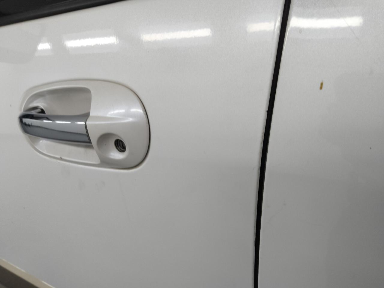 2012 Ford Expedition Xlt White vin: 1FMJU1J59CEF10097 Damage: Left Front Door, Chipped, 1