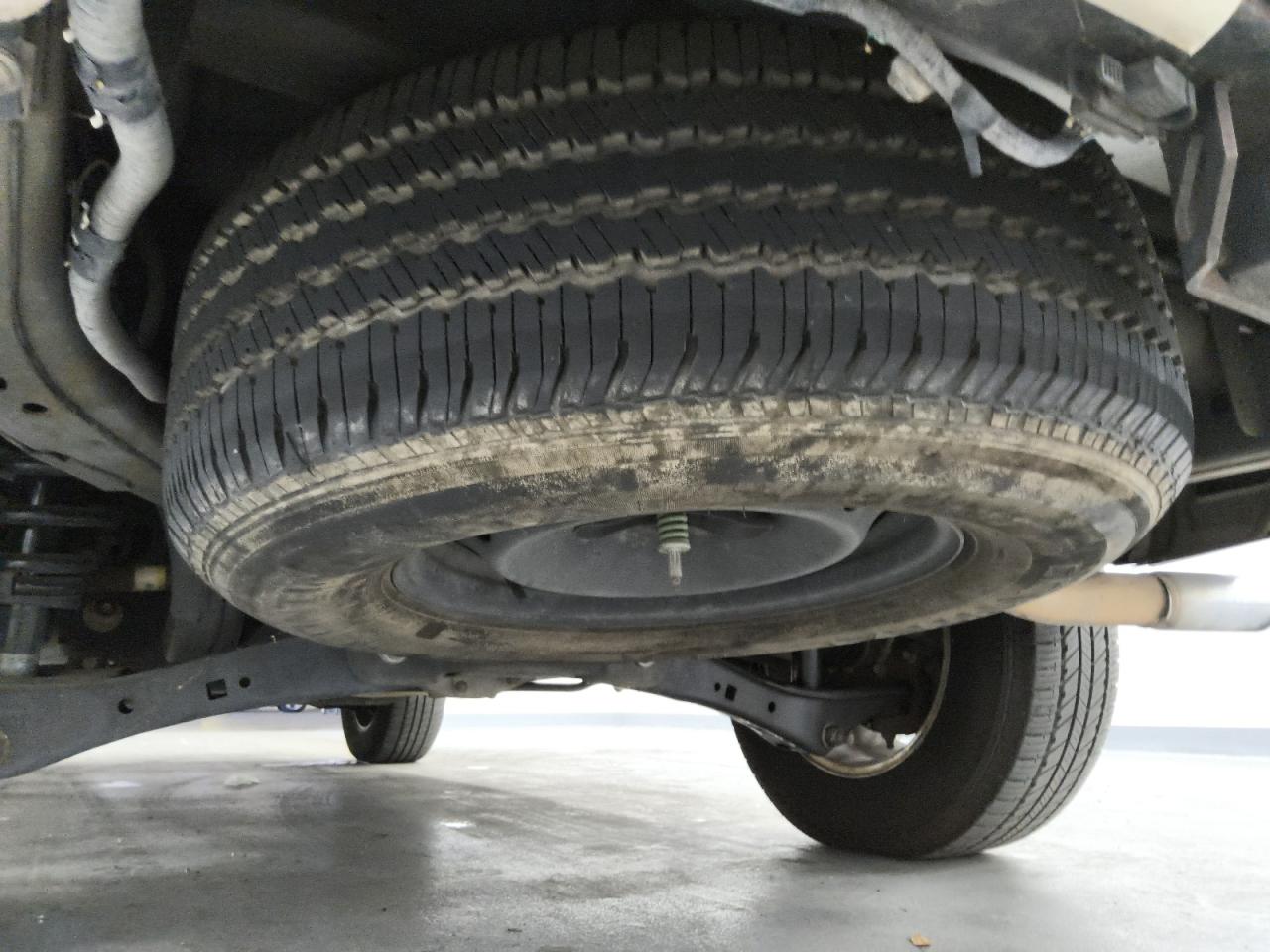2012 Ford Expedition Xlt White vin: 1FMJU1J59CEF10097 Damage: Suspension, Inoperable, Repair Required