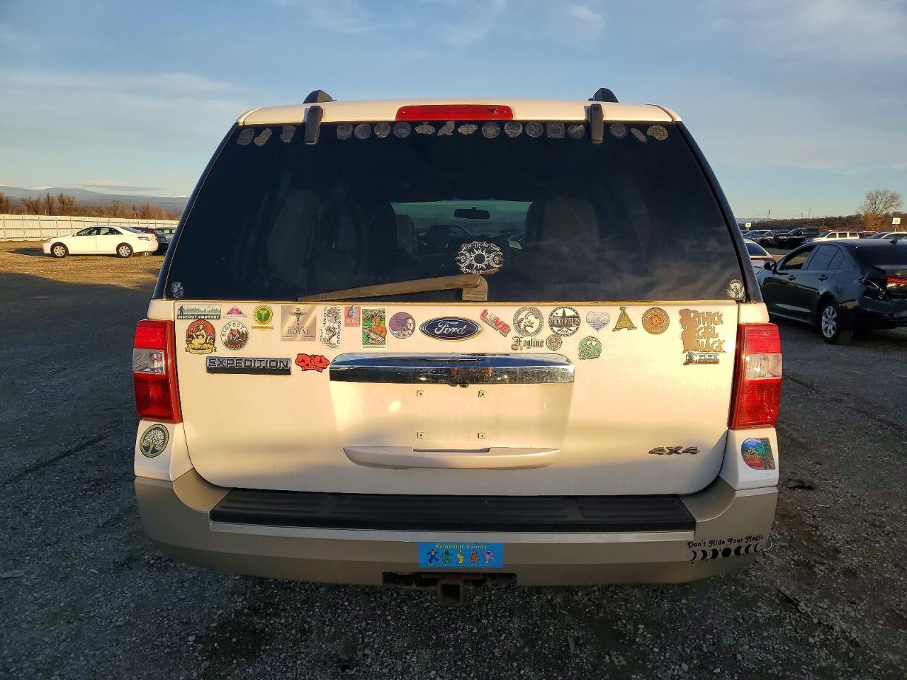 2010 Ford Expedition Eddie Bauer Белый vin: 1FMJU1J5XAEB73078