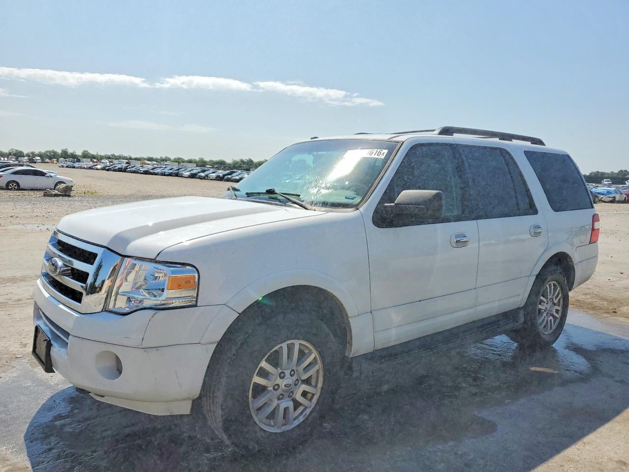 2012 Ford Expedition Xlt White vin: 1FMJU1J5XCEF03188