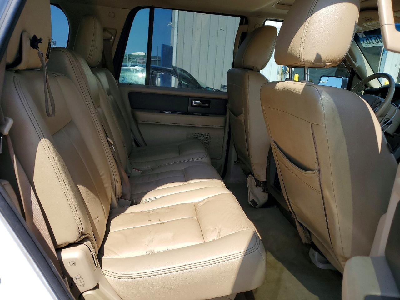 2012 Ford Expedition Xlt White vin: 1FMJU1J5XCEF03188