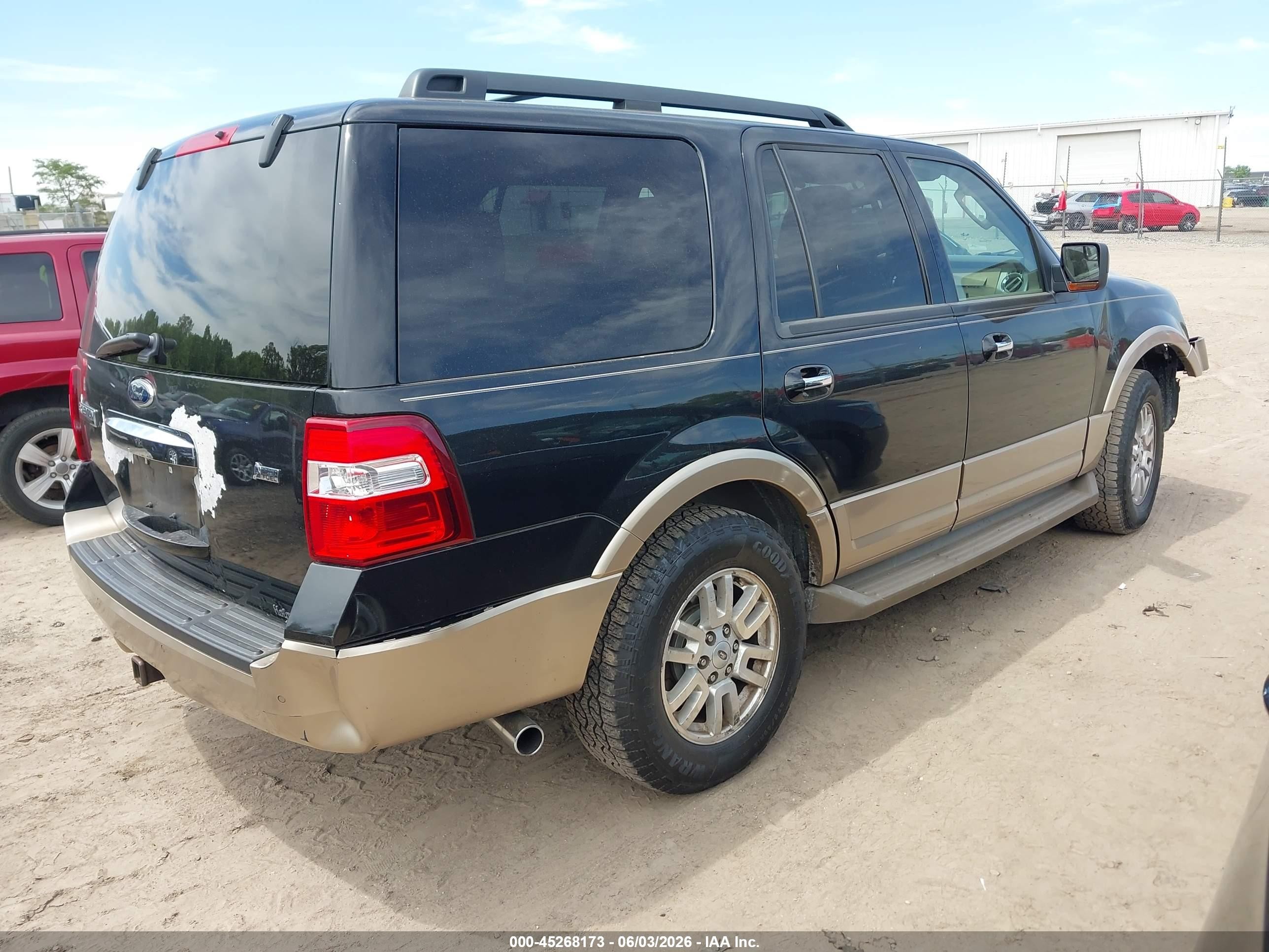 2012 Ford Expedition Xlt Черный vin: 1FMJU1J5XCEF58241