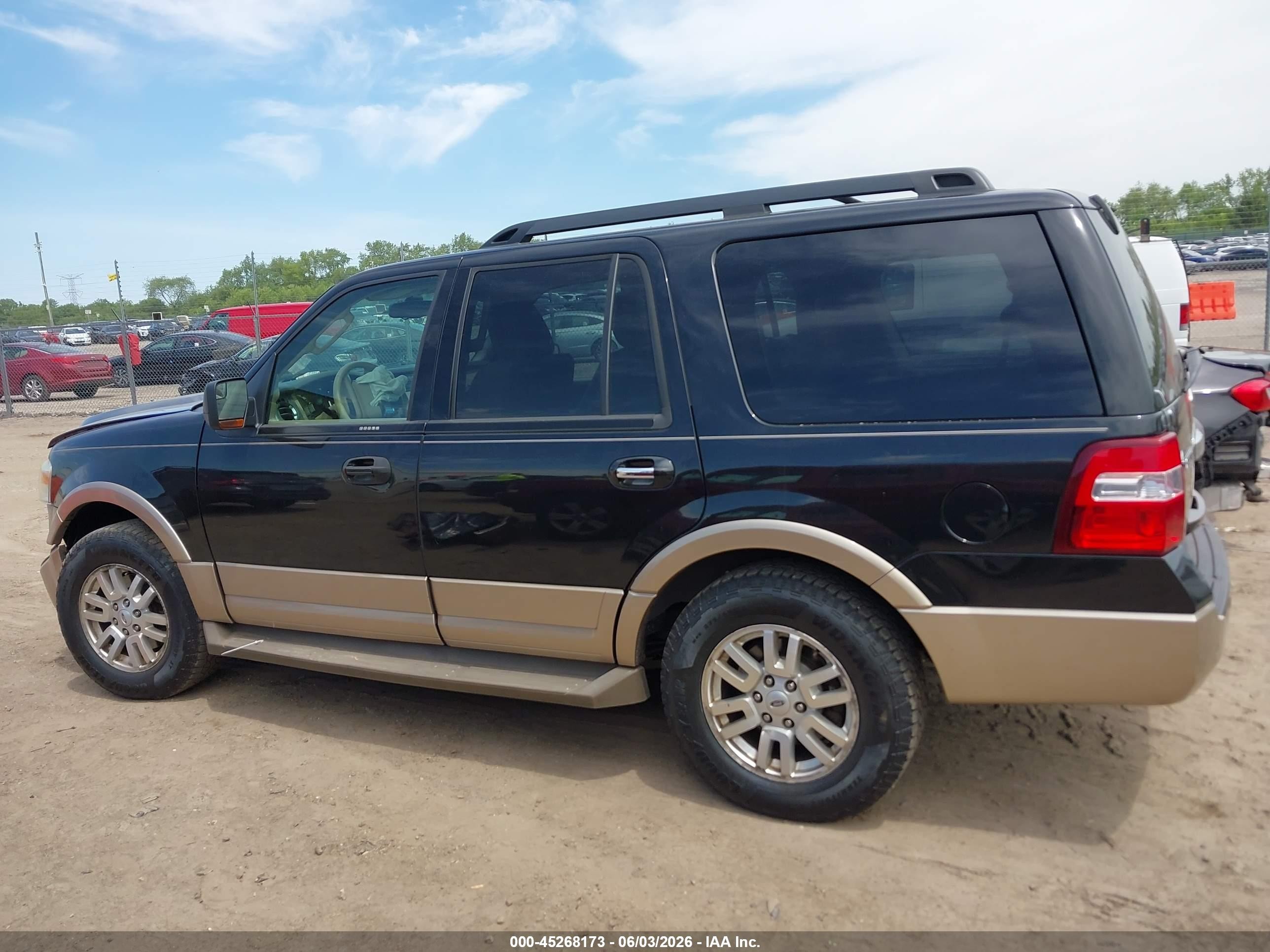 2012 Ford Expedition Xlt Черный vin: 1FMJU1J5XCEF58241