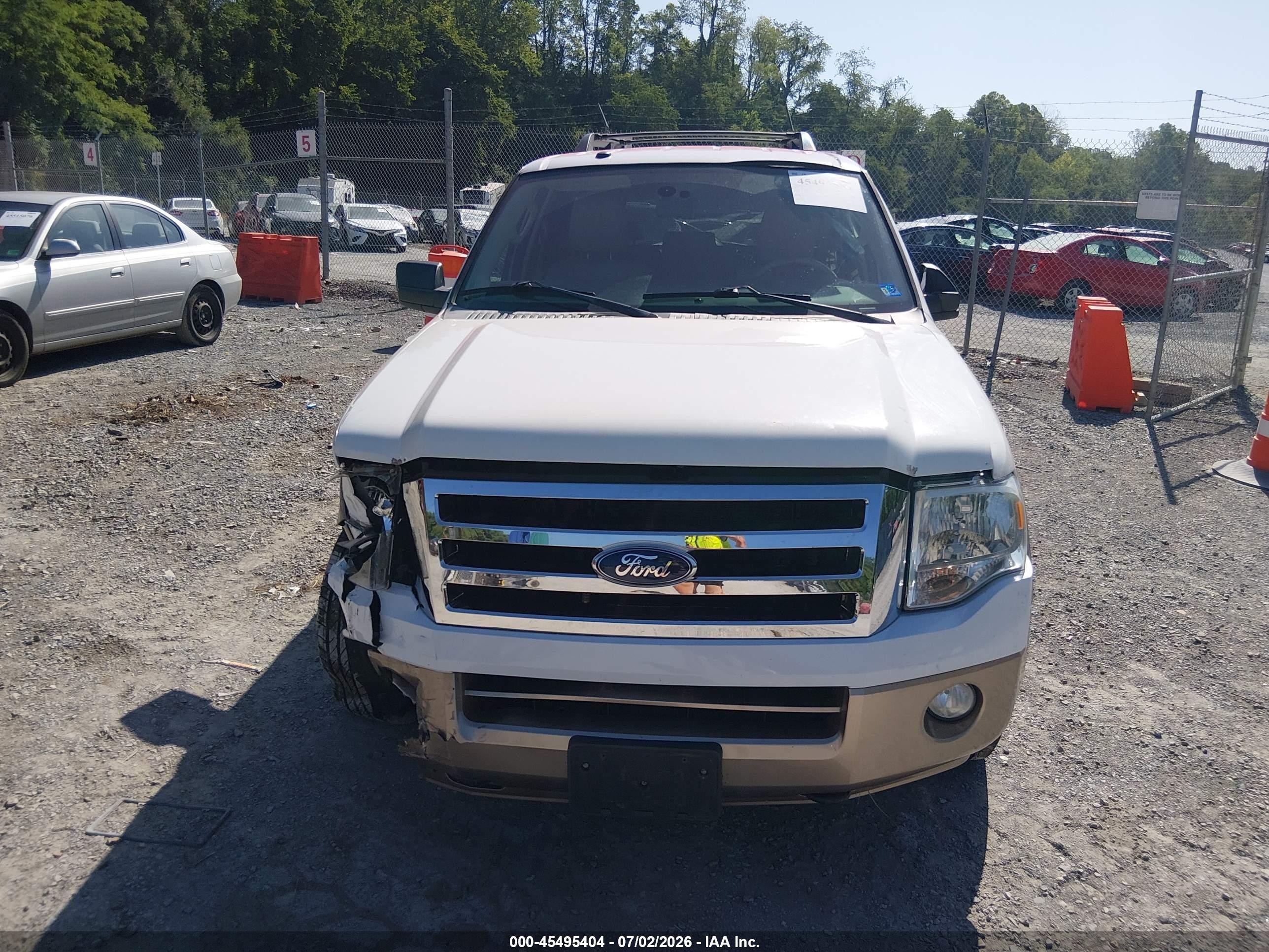 2014 Ford Expedition Xlt White vin: 1FMJU1J5XEEF36324