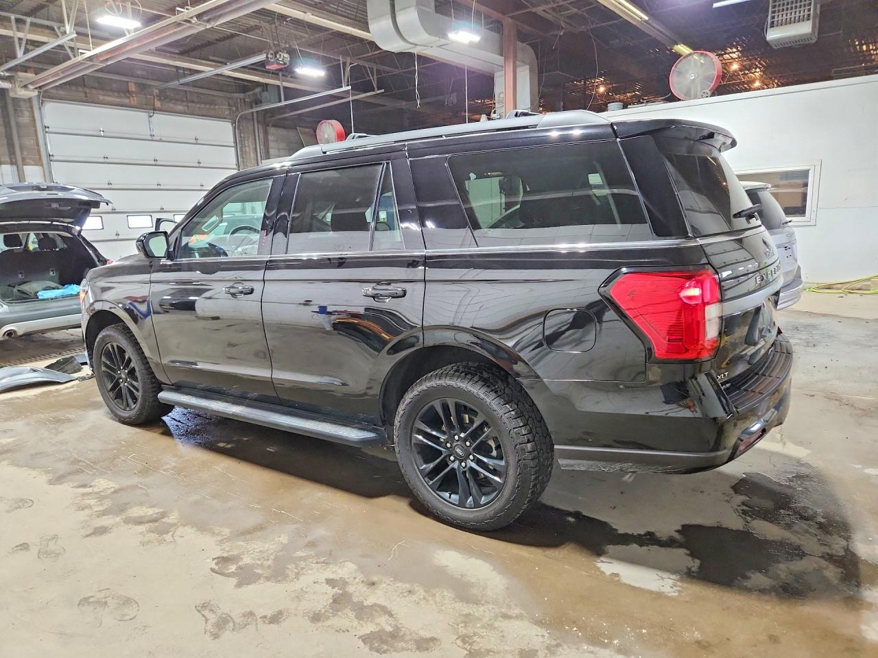 2024 Ford Expedition Xlt Black vin: 1FMJU1J83REB15108