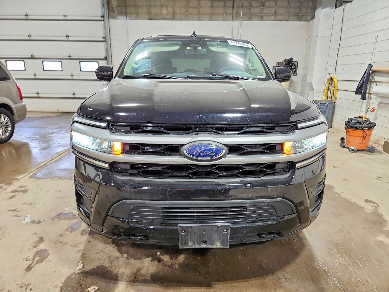 2024 Ford Expedition Xlt Black vin: 1FMJU1J83REB15108
