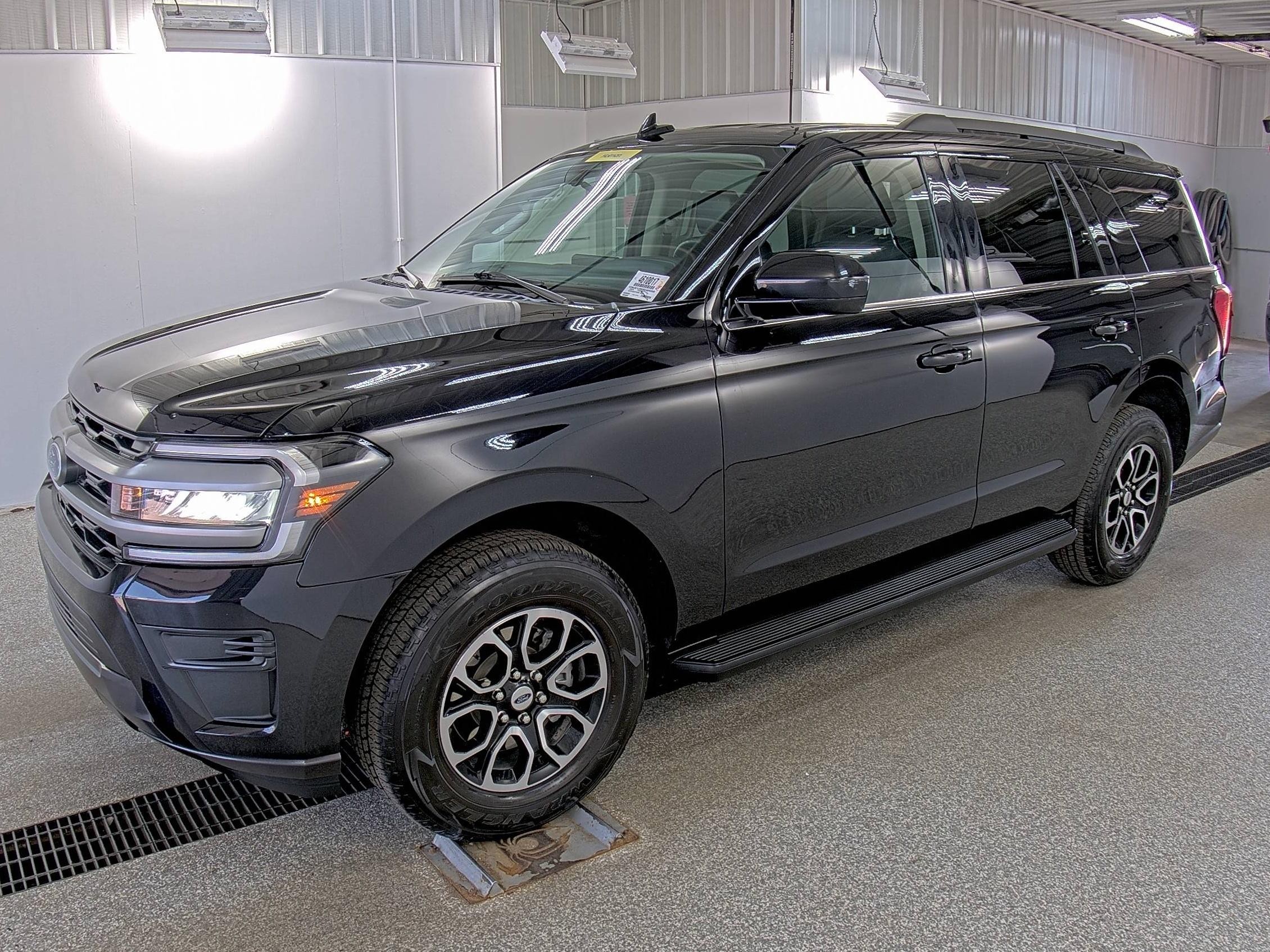2024 Ford Expedition Xlt vin: 1FMJU1J86REA09350
