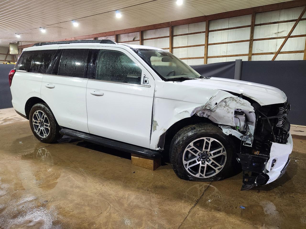 2025 Ford Expedition Active White vin: 1FMJU1J87SEA44680