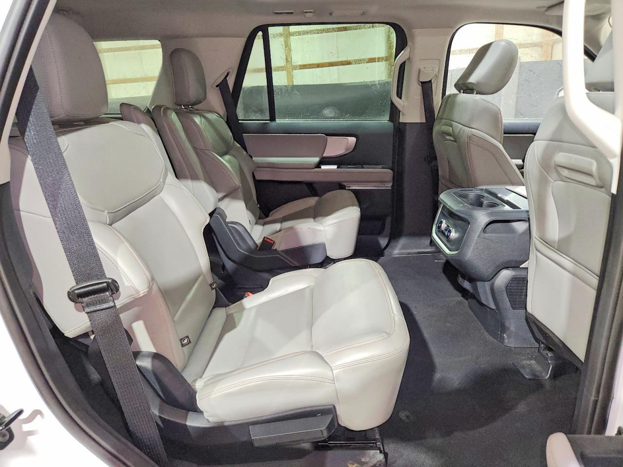 2025 Ford Expedition Active White vin: 1FMJU1J87SEA44680