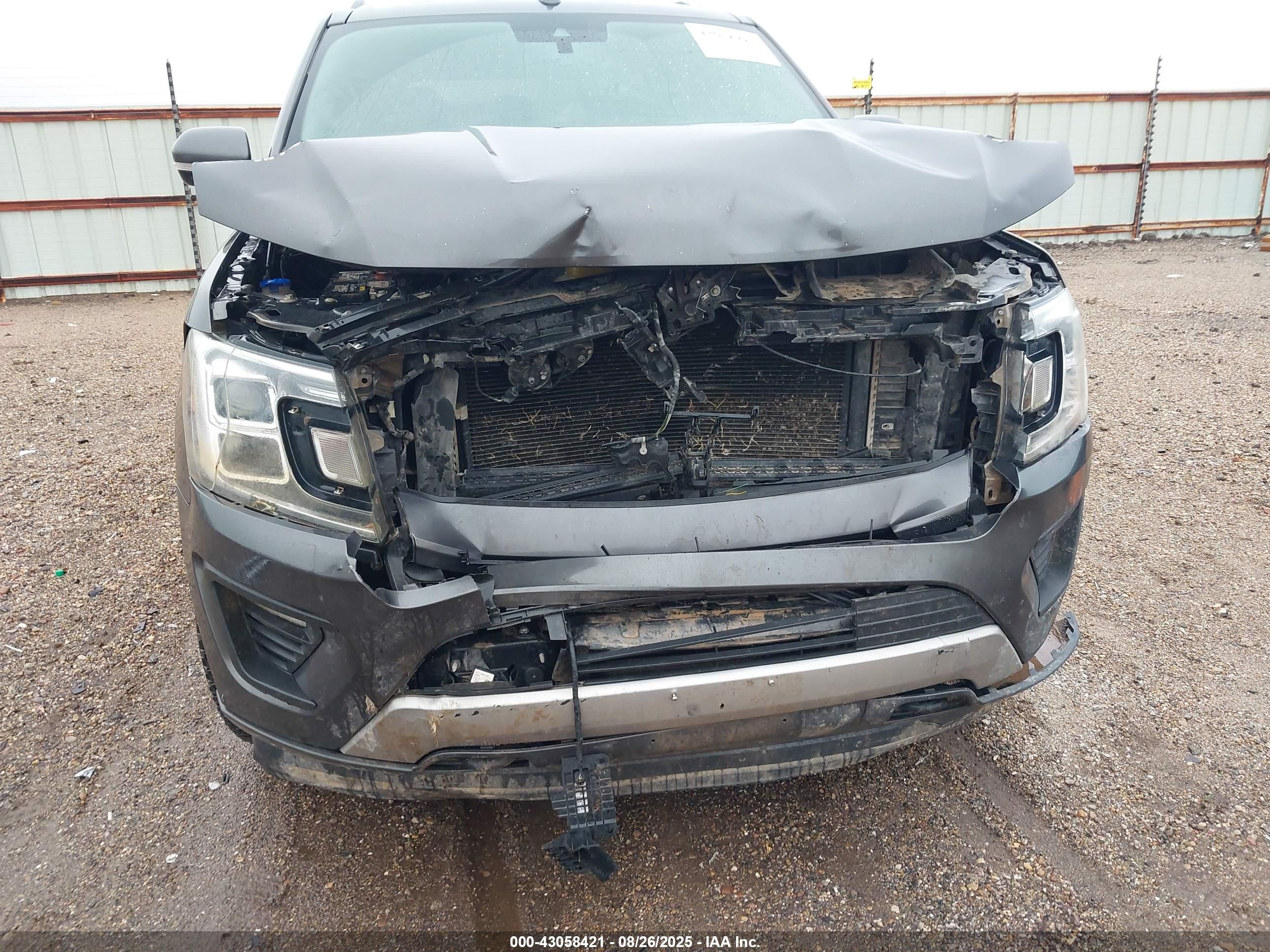 2018 Ford Expedition Xlt Серый vin: 1FMJU1JT0JEA30221