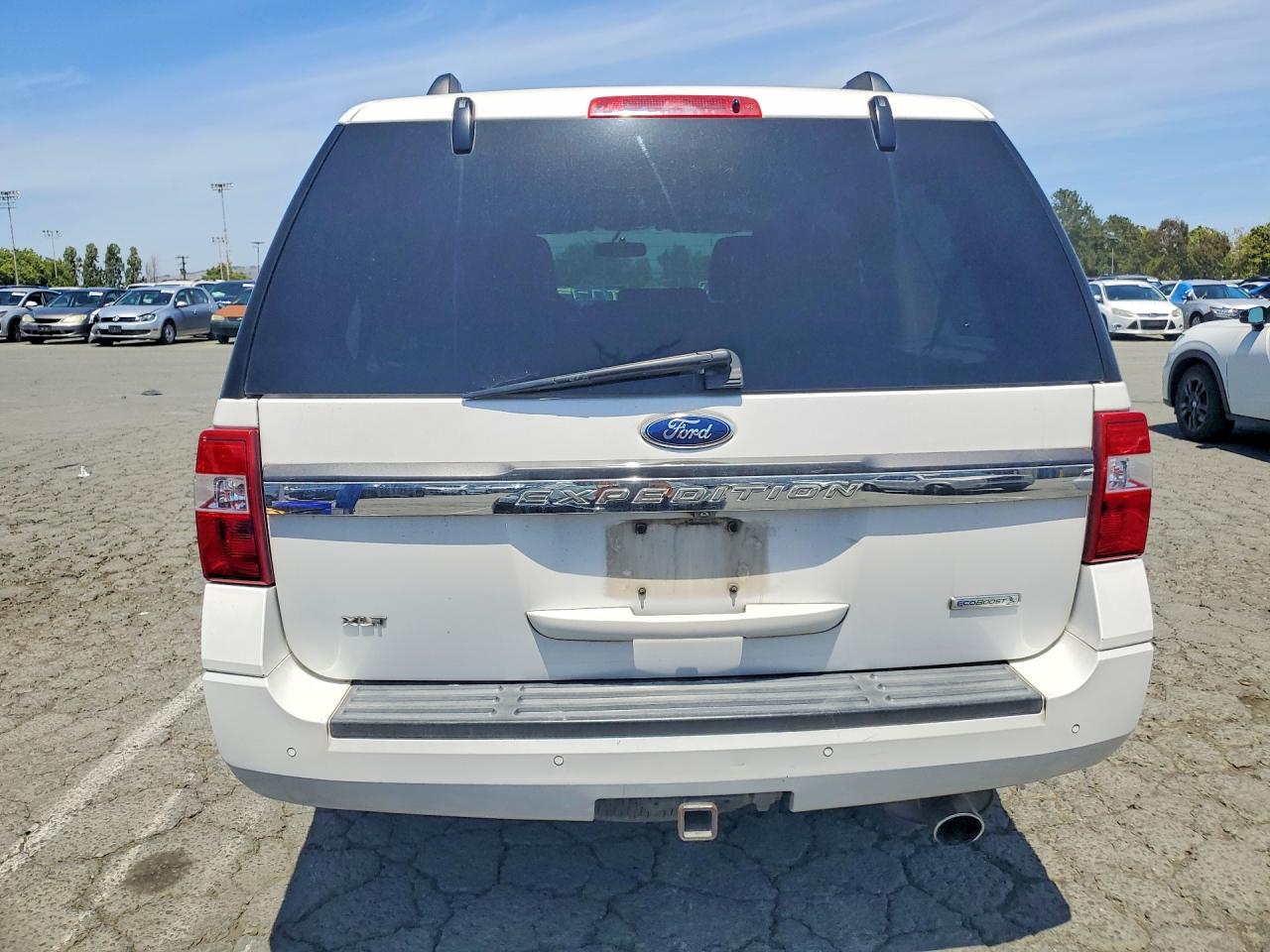 2015 Ford Expedition Xlt White vin: 1FMJU1JT2FEF11238