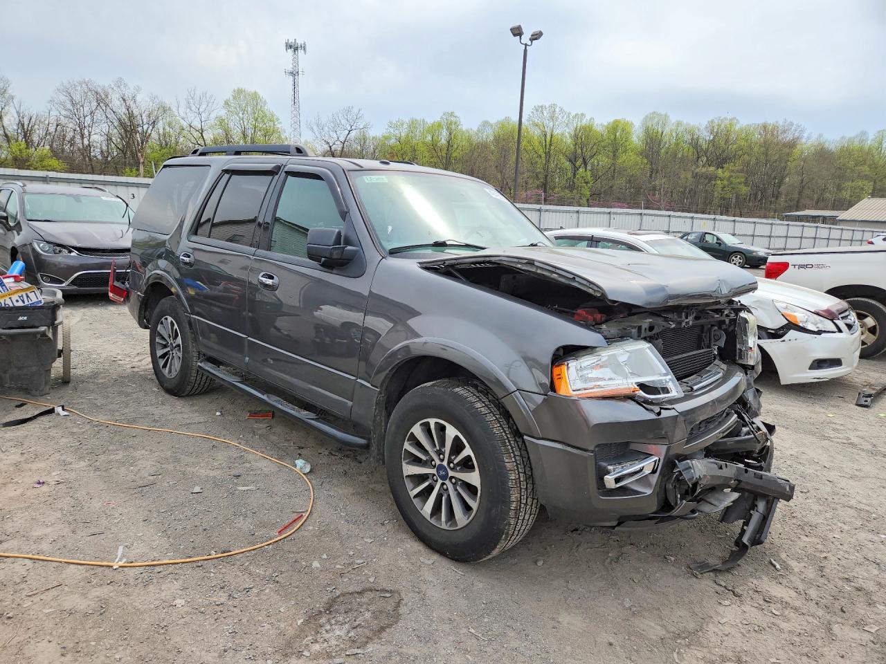 2015 Ford Expedition Xlt Серый vin: 1FMJU1JT2FEF27603