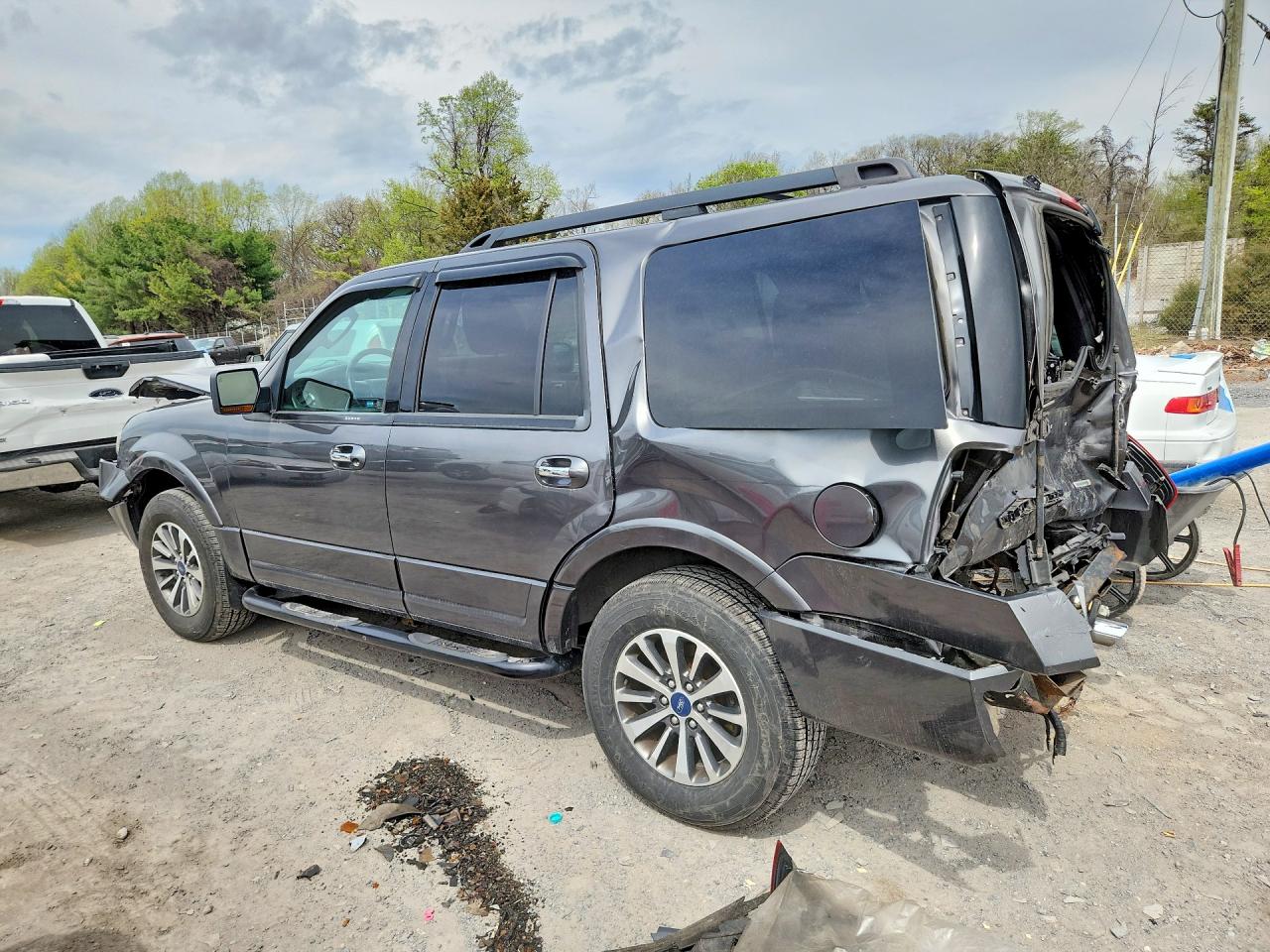 2015 Ford Expedition Xlt Серый vin: 1FMJU1JT2FEF27603