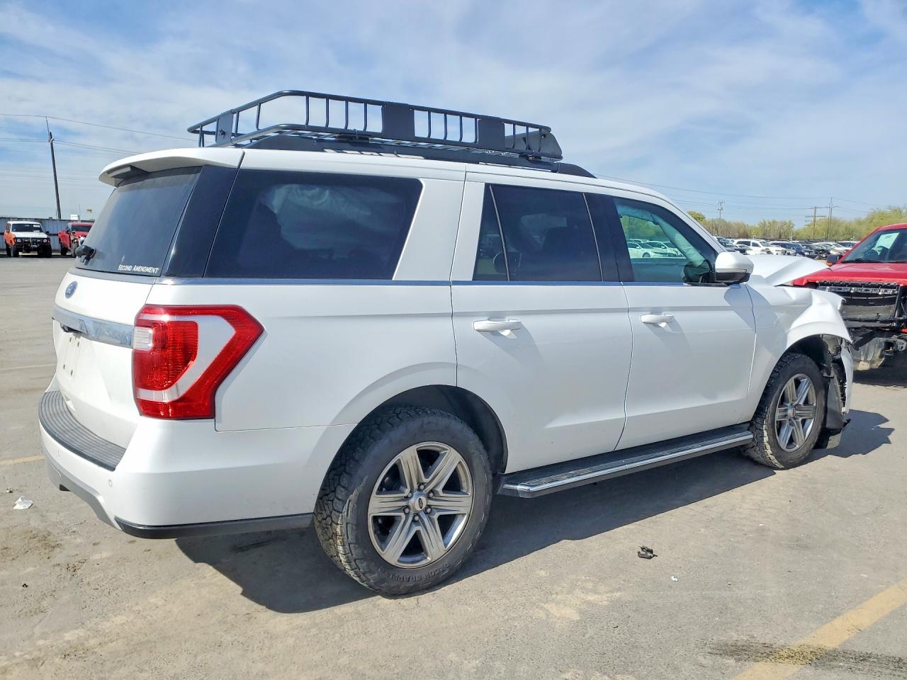 2019 Ford Expedition White vin: 1FMJU1JT2KEA16239