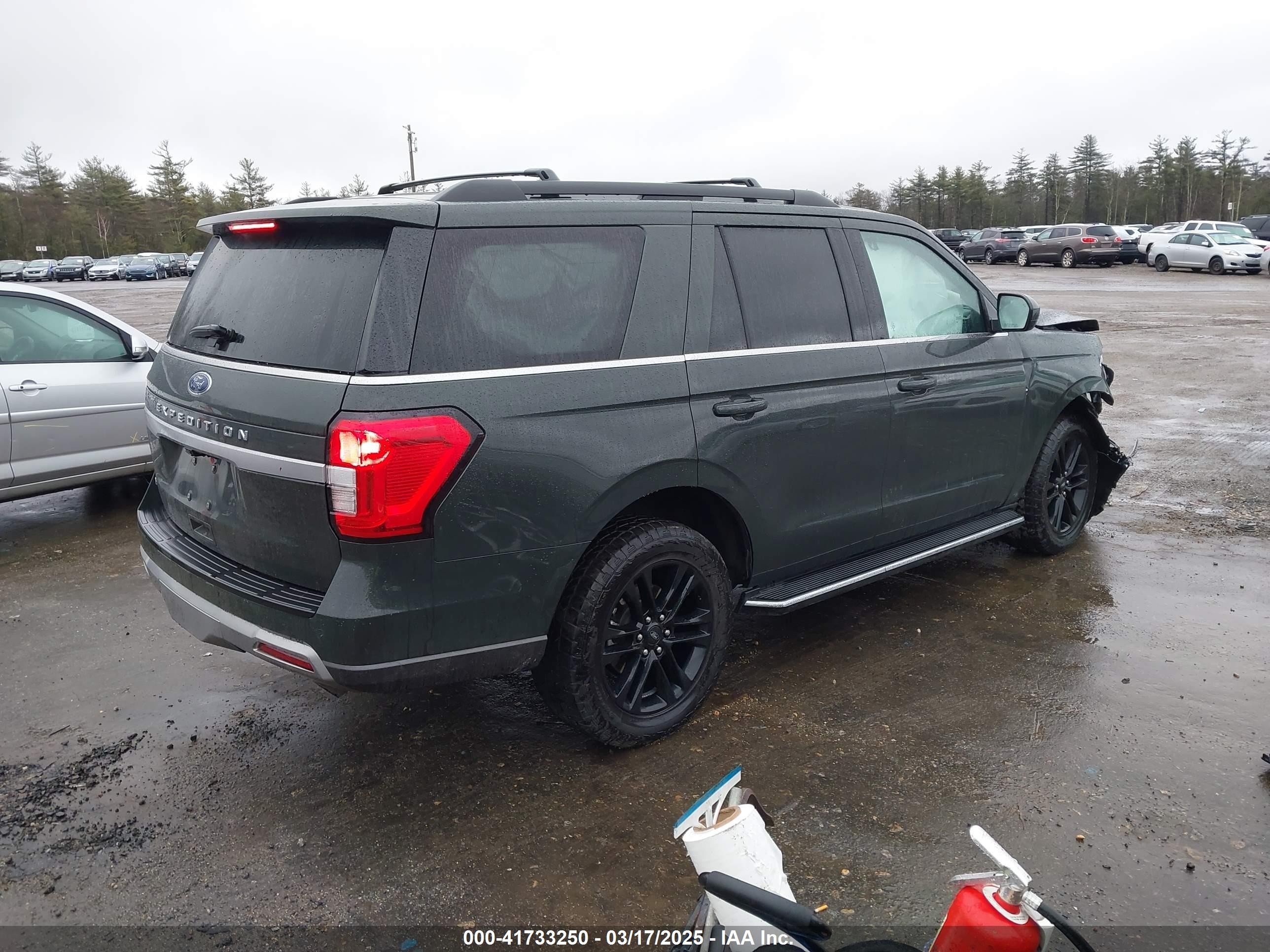 2022 Ford Expedition Xlt Серый vin: 1FMJU1JT2NEA60858
