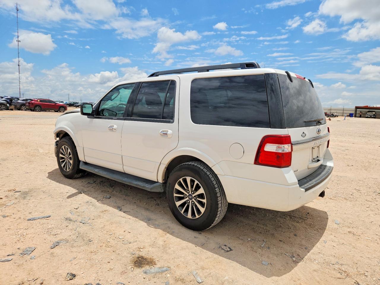 2015 Ford Expedition Xlt White vin: 1FMJU1JT3FEF11233