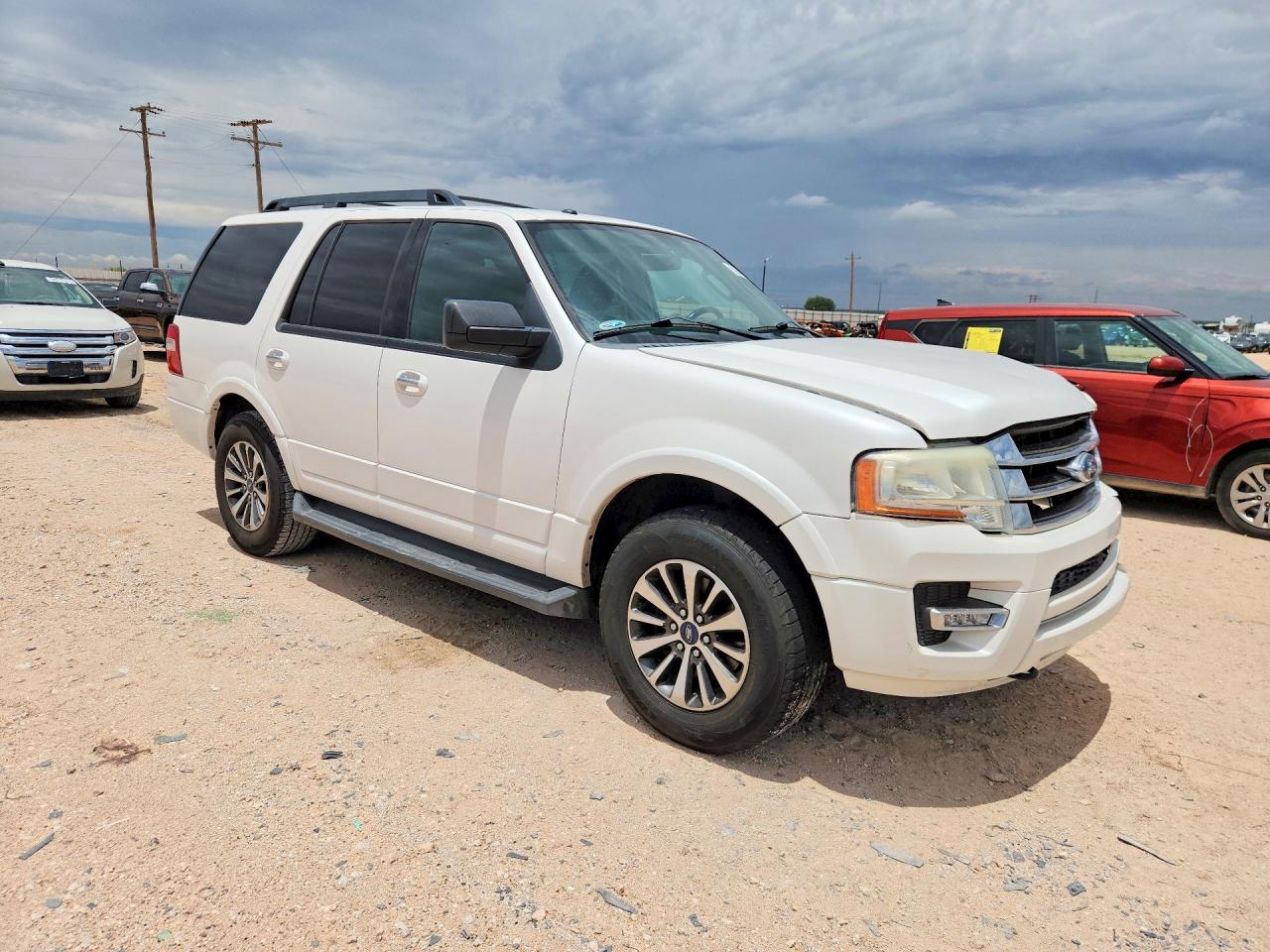 2015 Ford Expedition Xlt White vin: 1FMJU1JT3FEF11233