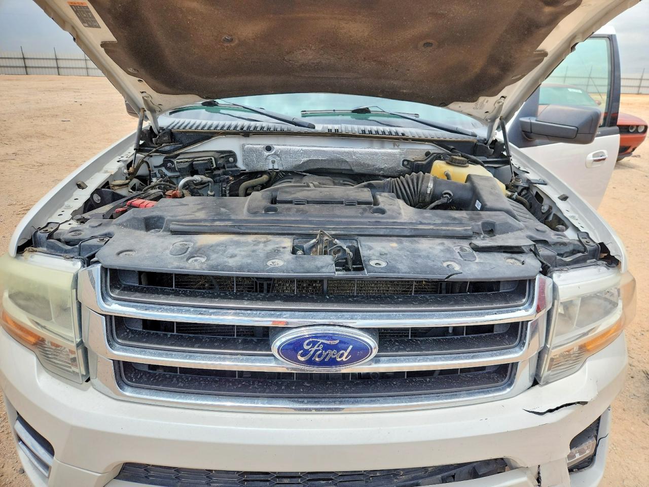 2015 Ford Expedition Xlt White vin: 1FMJU1JT3FEF11233