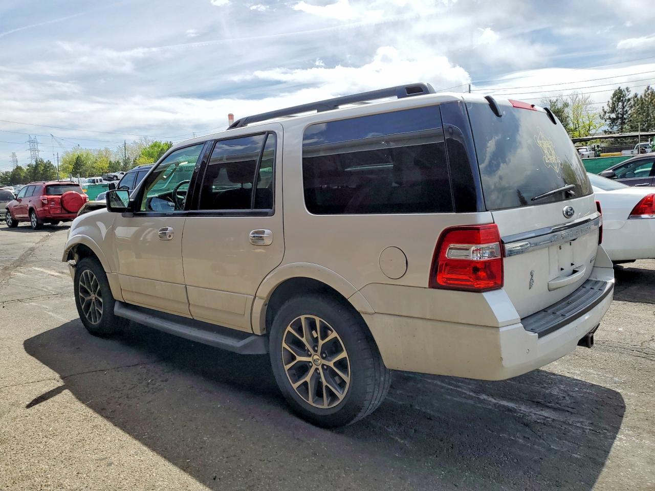 2015 Ford Expedition Xlt White vin: 1FMJU1JT5FEF02372