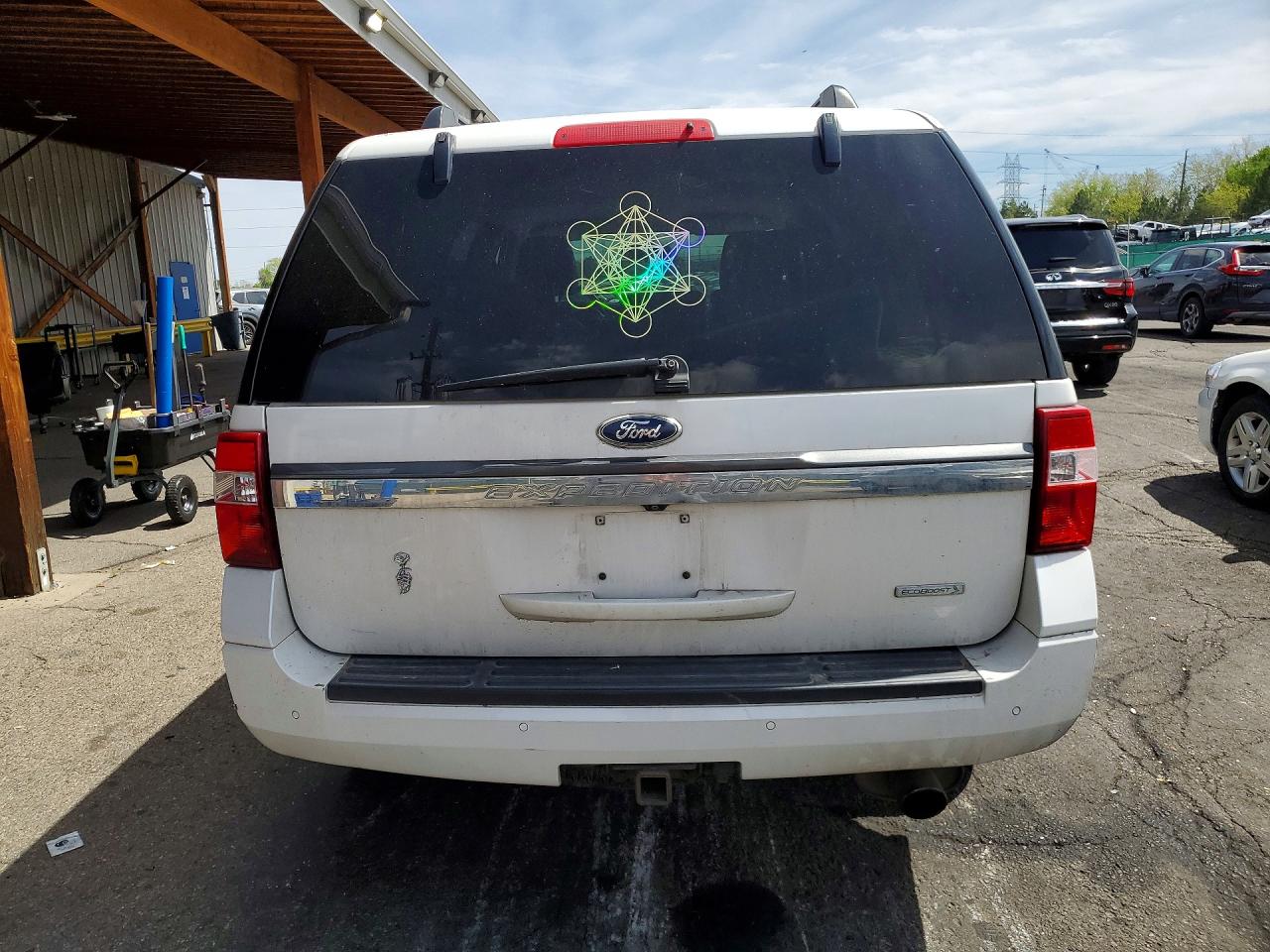 2015 Ford Expedition Xlt White vin: 1FMJU1JT5FEF02372