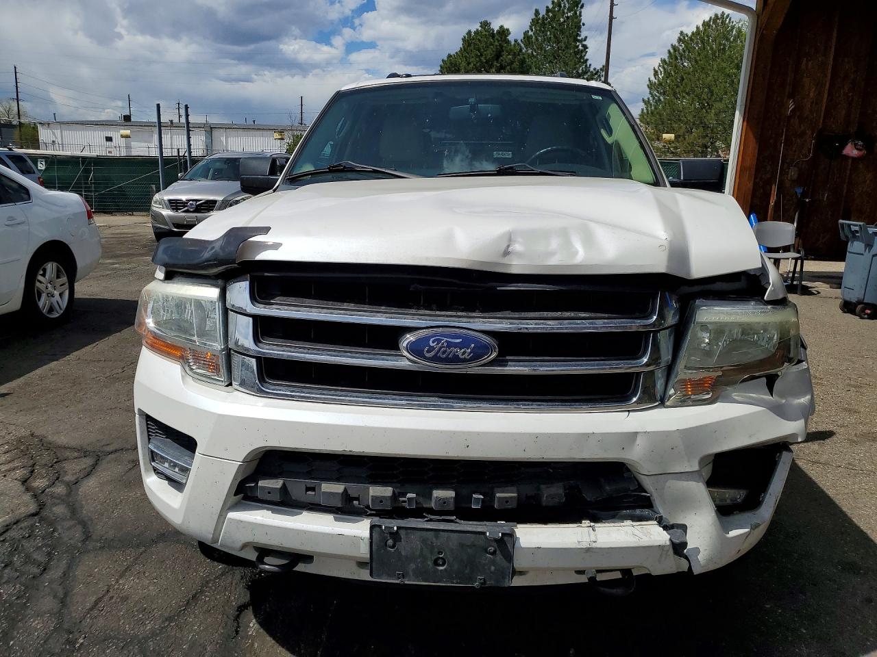 2015 Ford Expedition Xlt White vin: 1FMJU1JT5FEF02372