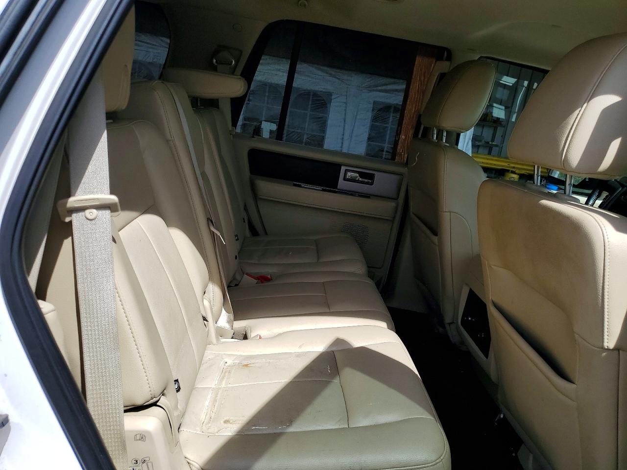 2015 Ford Expedition Xlt White vin: 1FMJU1JT5FEF02372
