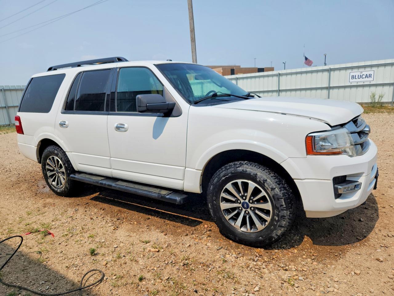 2015 Ford Expedition Xlt White vin: 1FMJU1JT5FEF05515