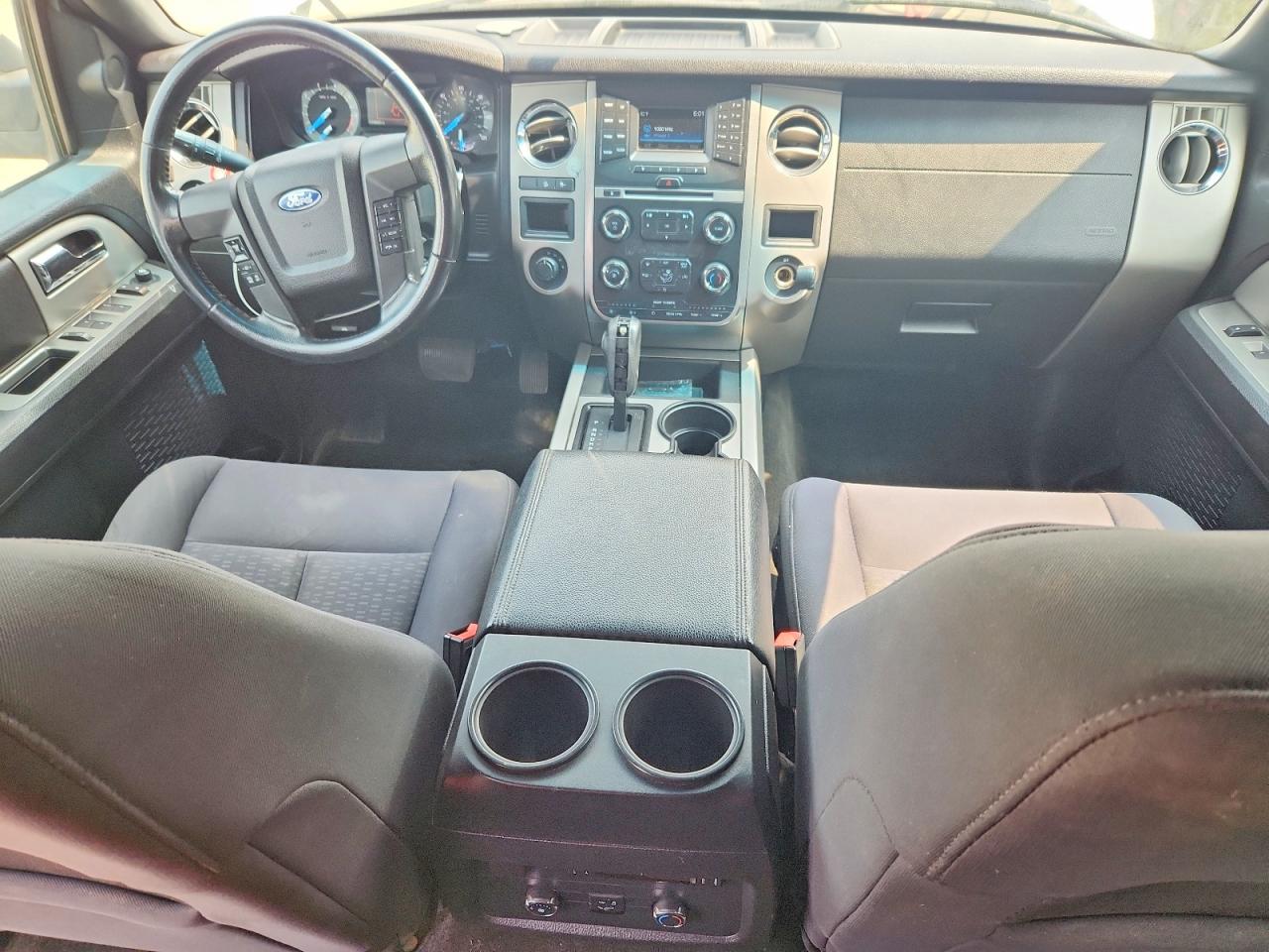 2015 Ford Expedition Xlt White vin: 1FMJU1JT5FEF05515