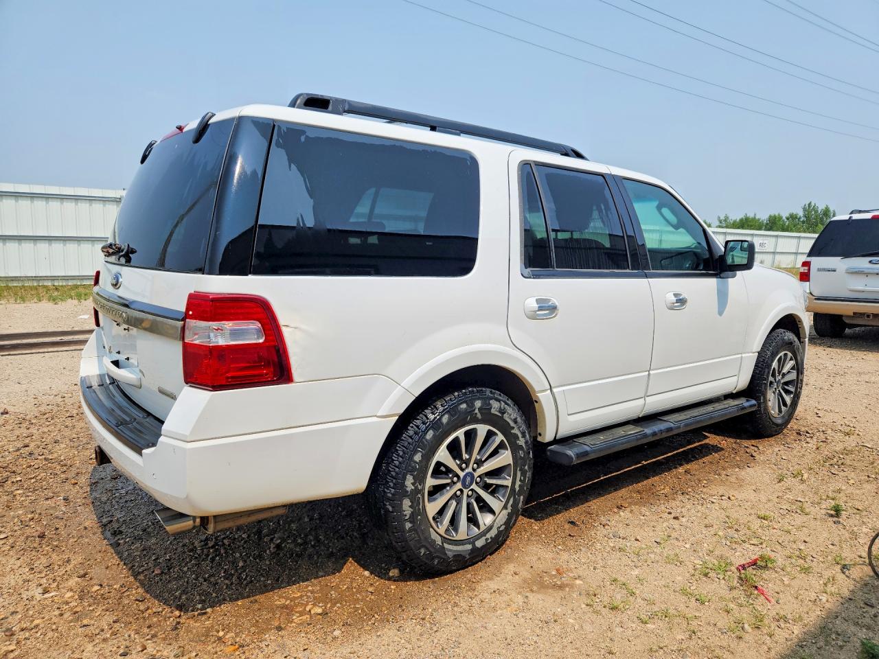 2015 Ford Expedition Xlt White vin: 1FMJU1JT5FEF05515