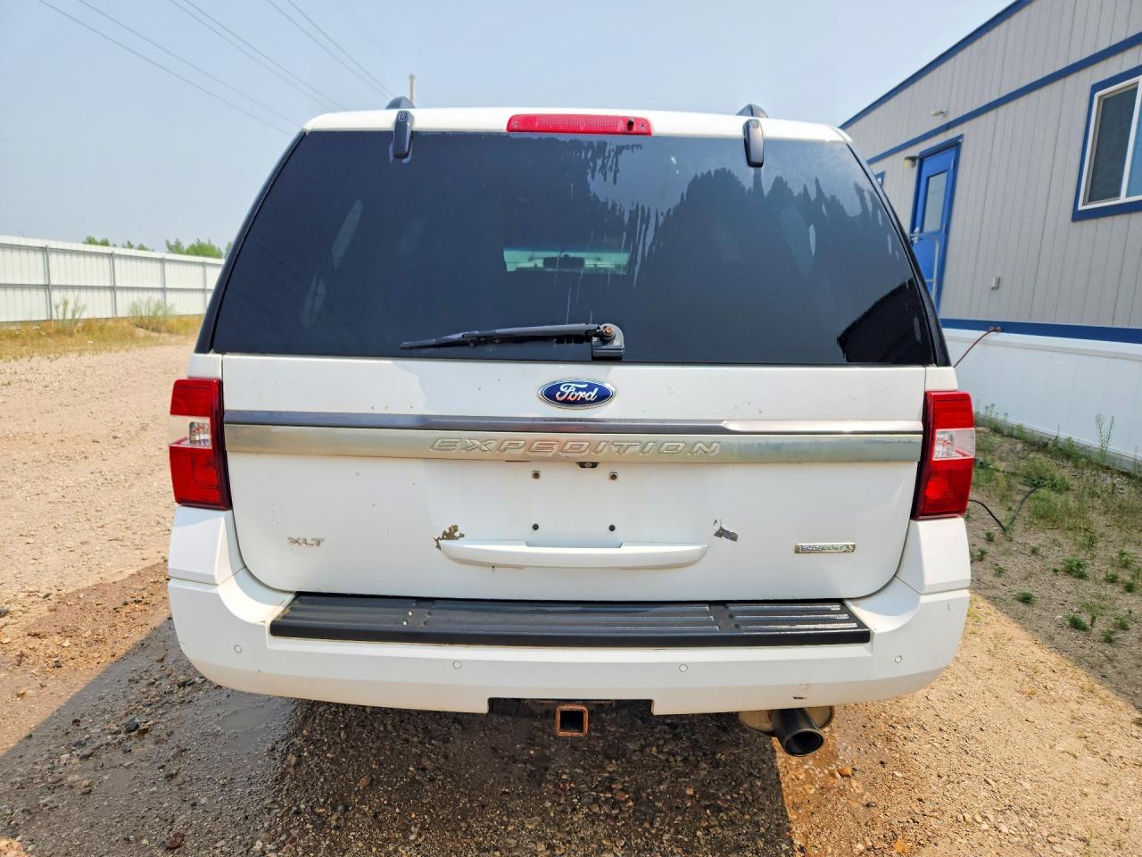 2015 Ford Expedition Xlt White vin: 1FMJU1JT5FEF05515