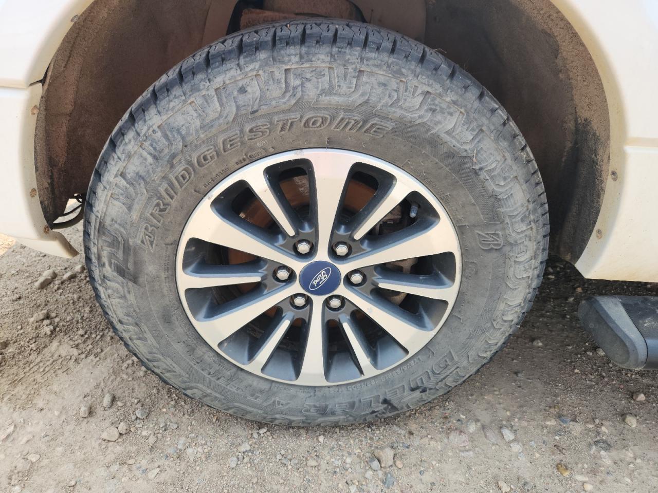 2015 Ford Expedition Xlt White vin: 1FMJU1JT5FEF05515 Damage: Left Front Wheel, Curb Rash, 3 To 4 Inches