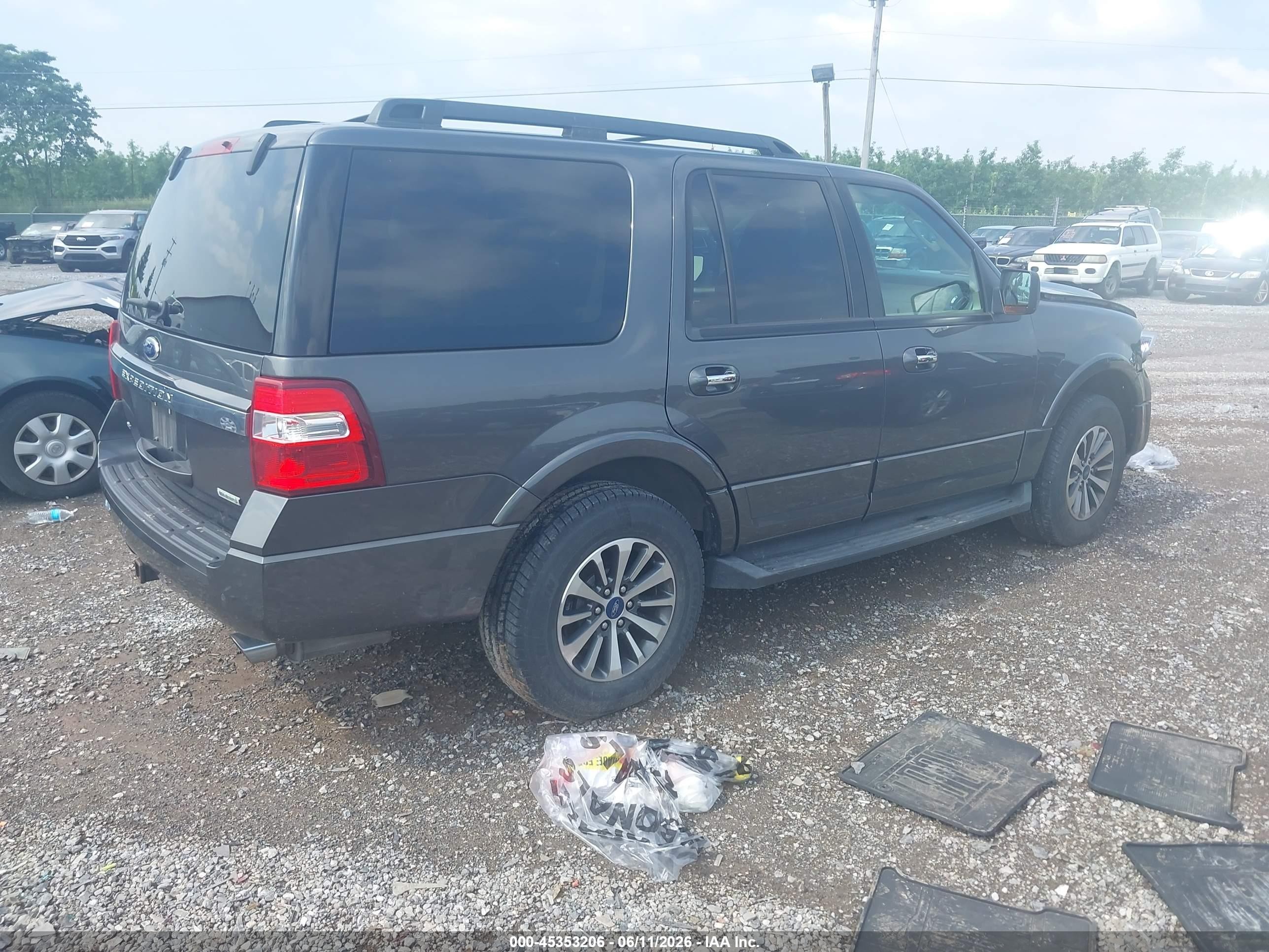 2015 Ford Expedition Xlt Gray vin: 1FMJU1JT5FEF09872
