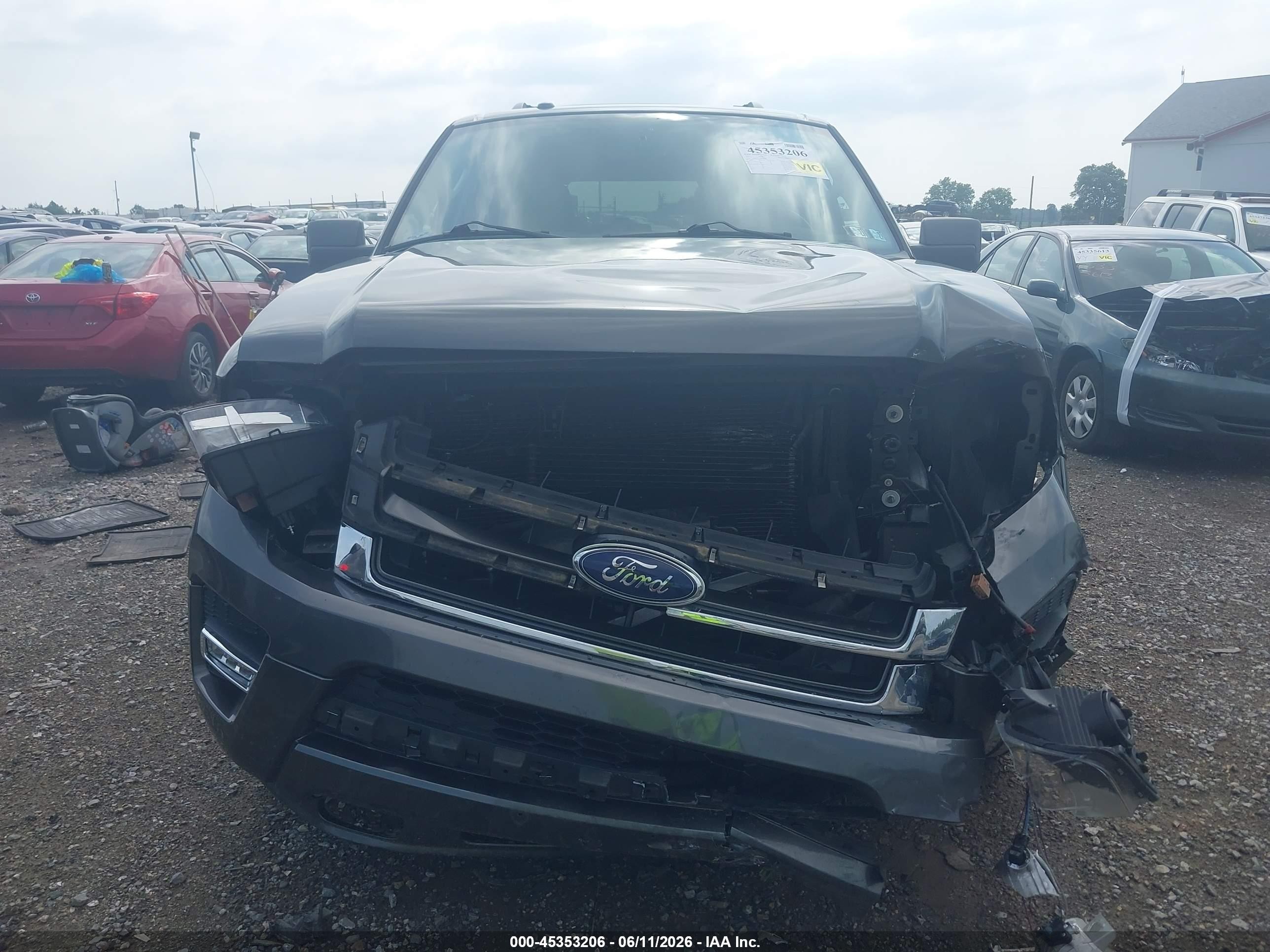 2015 Ford Expedition Xlt Gray vin: 1FMJU1JT5FEF09872