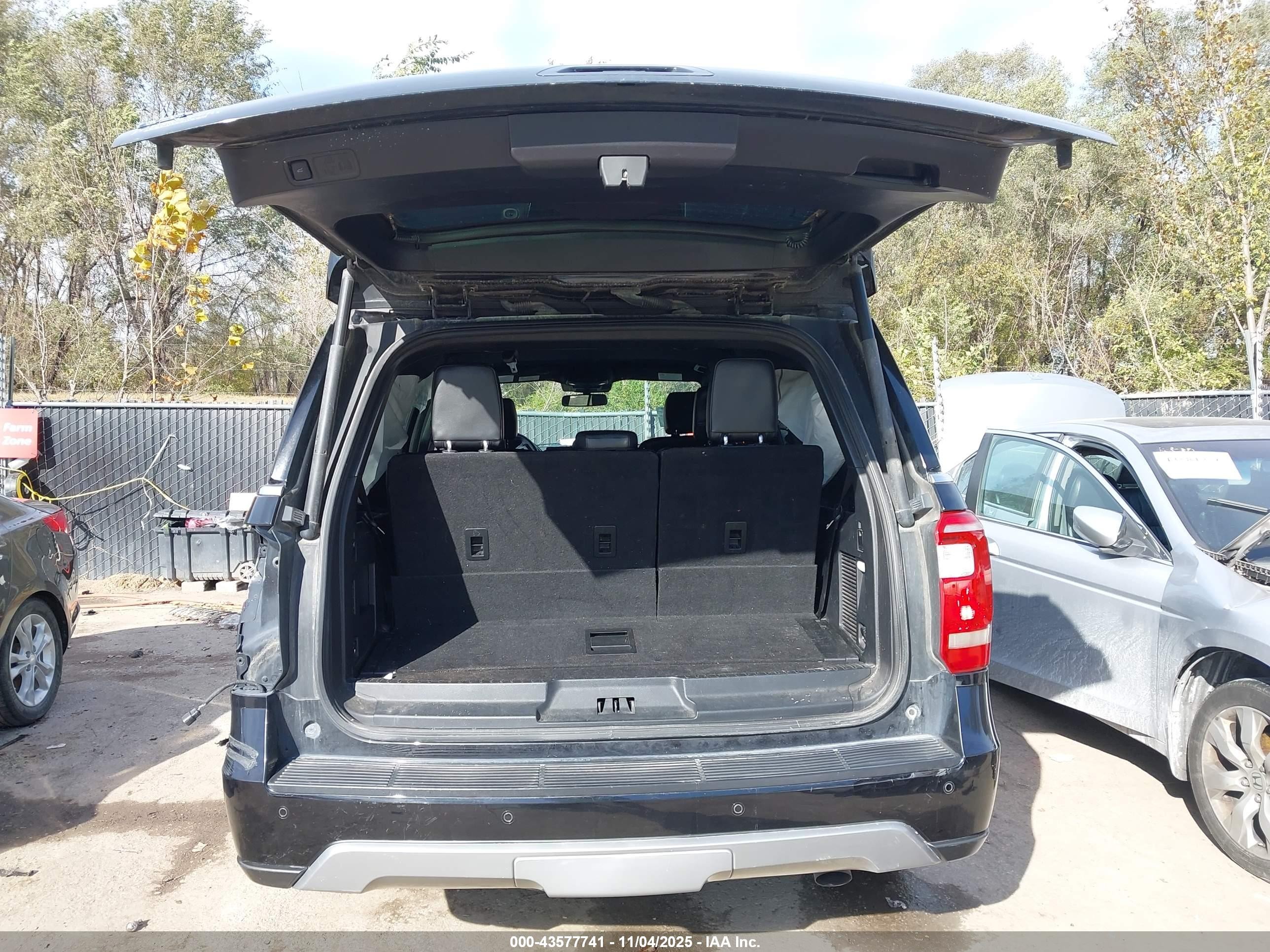 2019 Ford Expedition Xlt Black vin: 1FMJU1JT5KEA04232