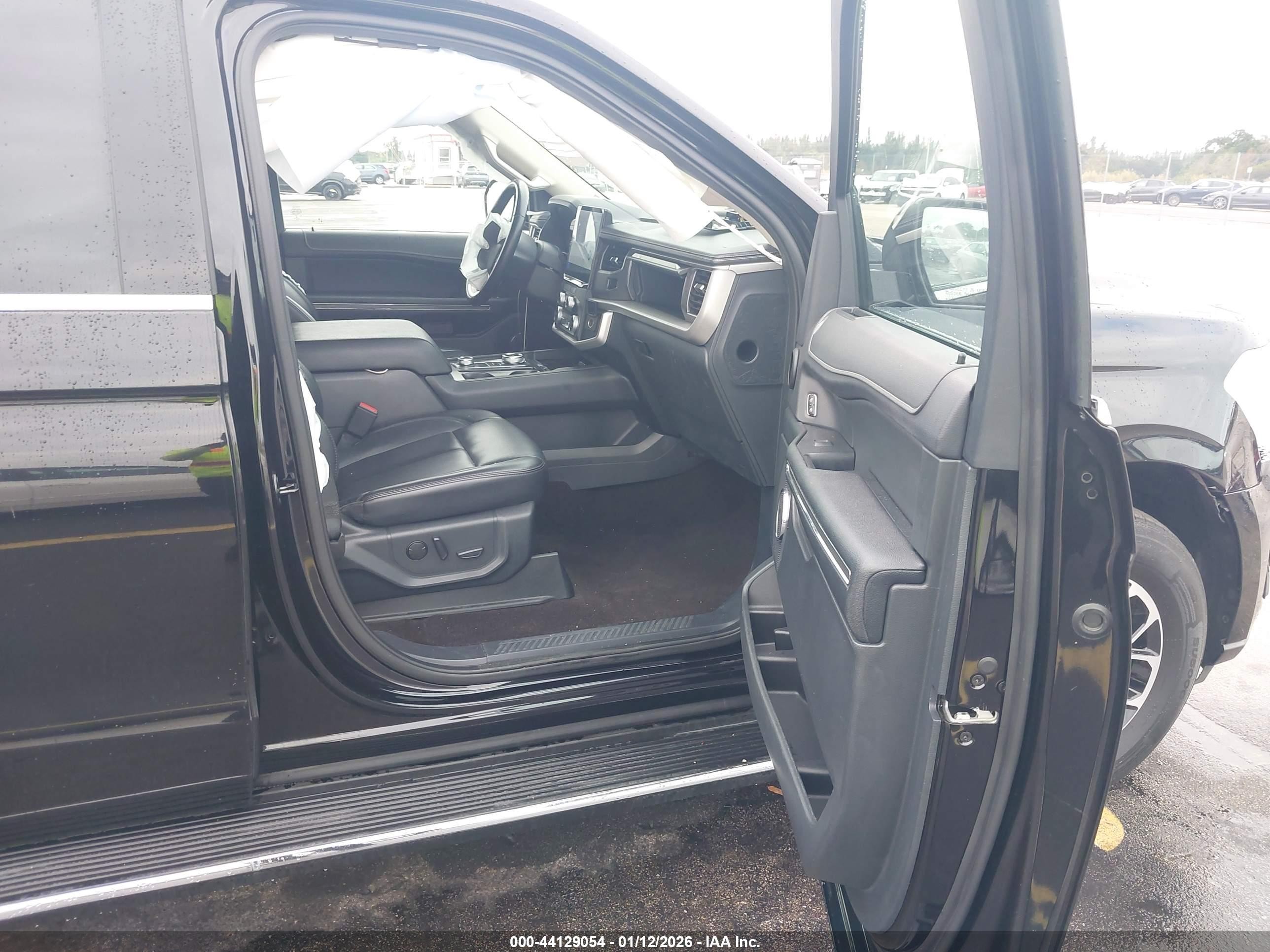 2022 Ford Expedition Xlt Black vin: 1FMJU1JT5NEA66251
