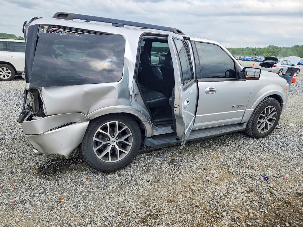 2015 Ford Expedition Xlt Silver vin: 1FMJU1JT6FEF05331